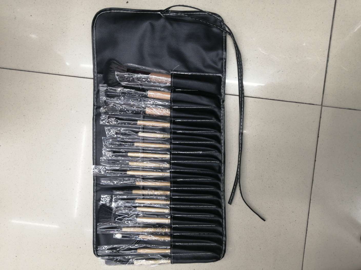 18 makeup sets thumbnail