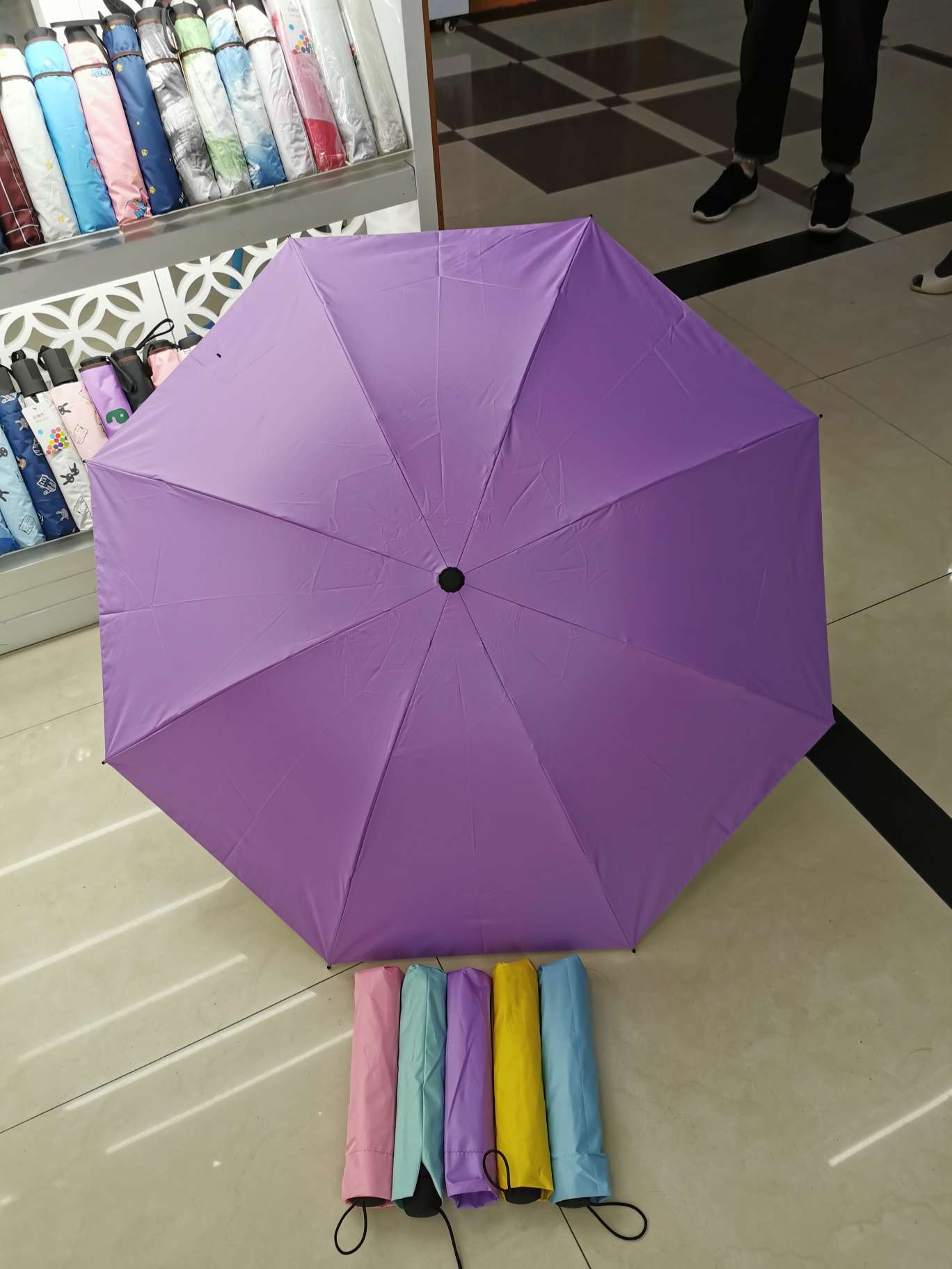 Factory direct sales of black rubber umbrellas, all-weather umbrellas, advertising umbrellas, and logos can be printed undefined