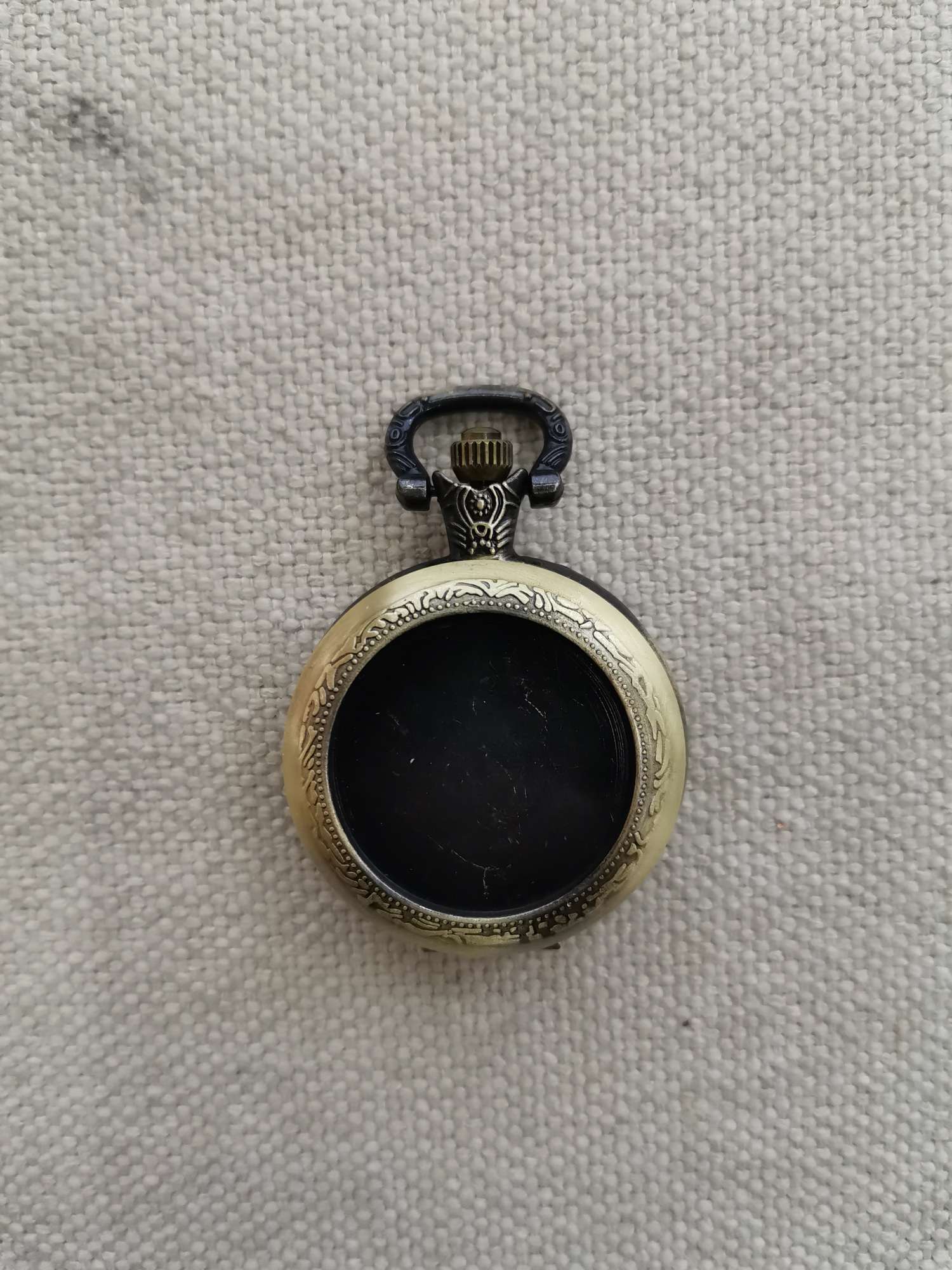 Wholesale of best-selling pocket watches from street stalls, including antique medium-sized quartz pocket watches with surface mount and antique copper vintage necklaces details Picture