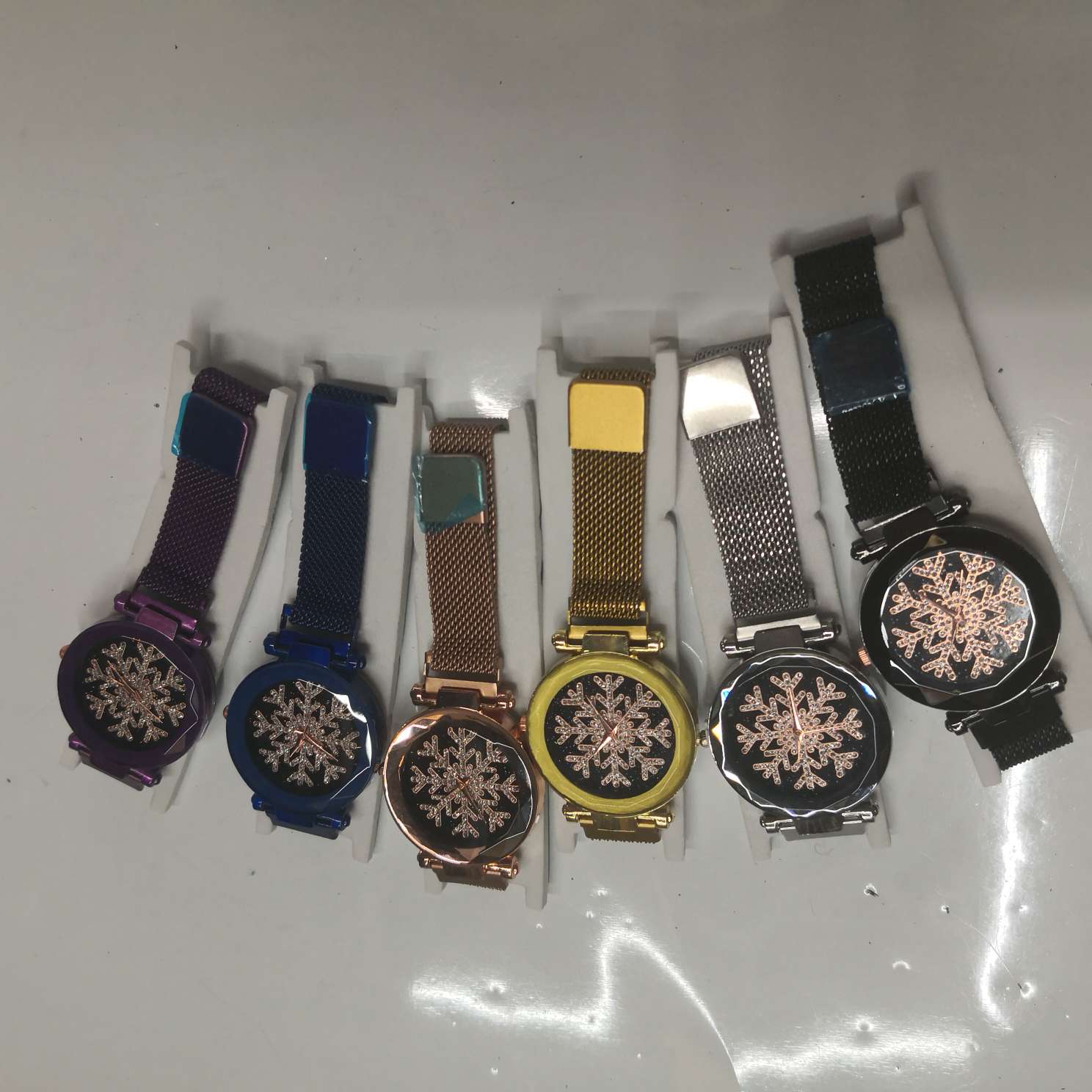 New women's snowflake dial iron-absorbing watch strap