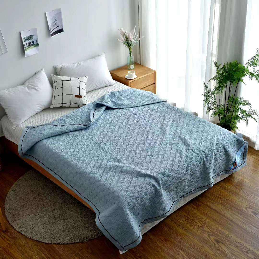 Quilted Washed Cotton Summer Quilt. Multifunctional Quilt Can Be Spread And Covered details Picture