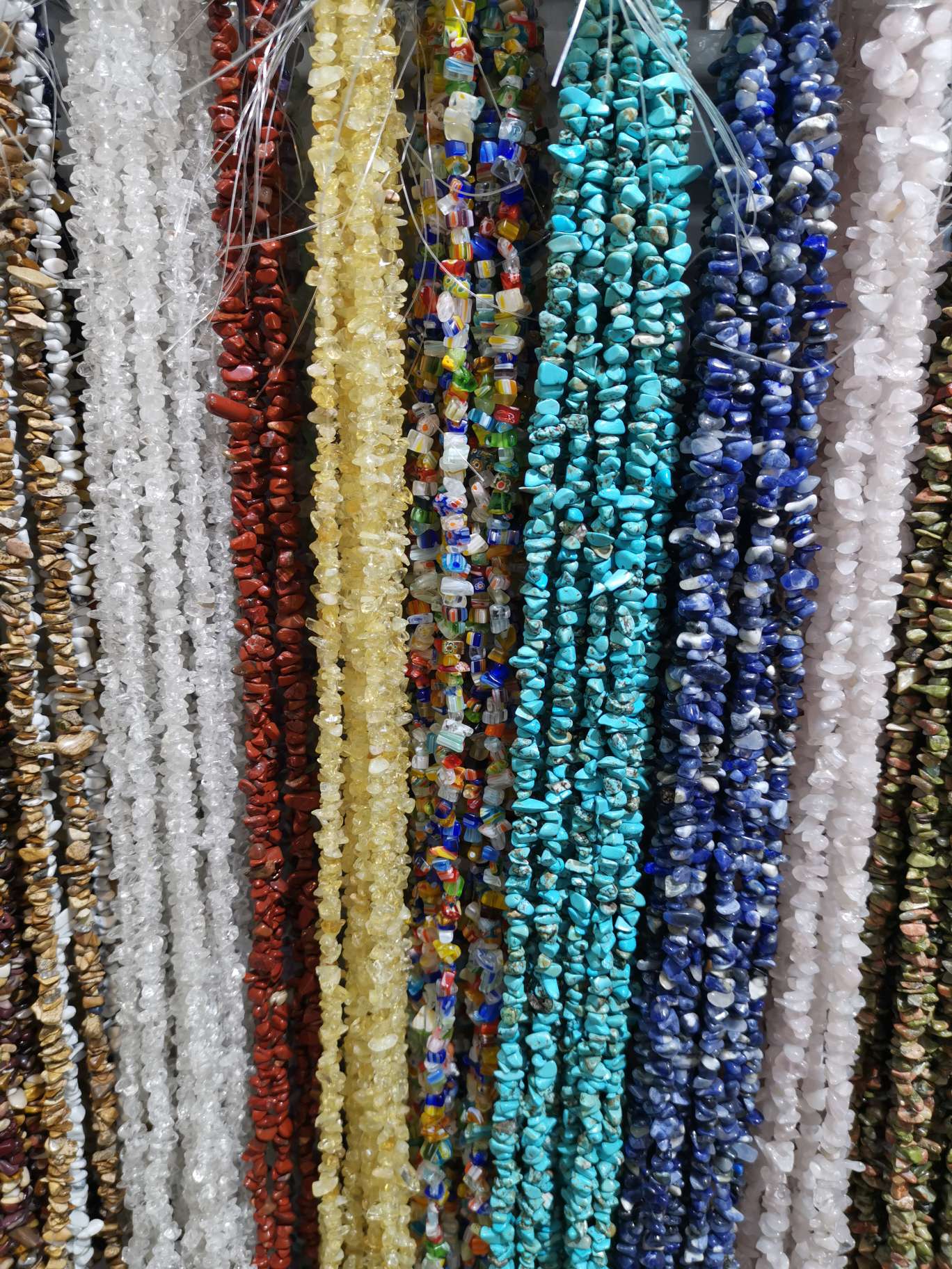 Natural crystal, agate, crushed stone, scattered beads, crushed stone crystal bracelet and necklace materials, diy jewelry accessories wholesale undefined