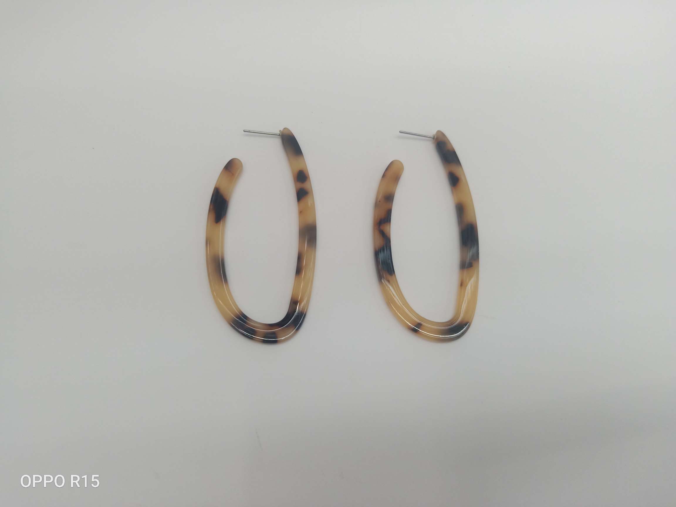 Acrylic acetate earrings Application Scenario