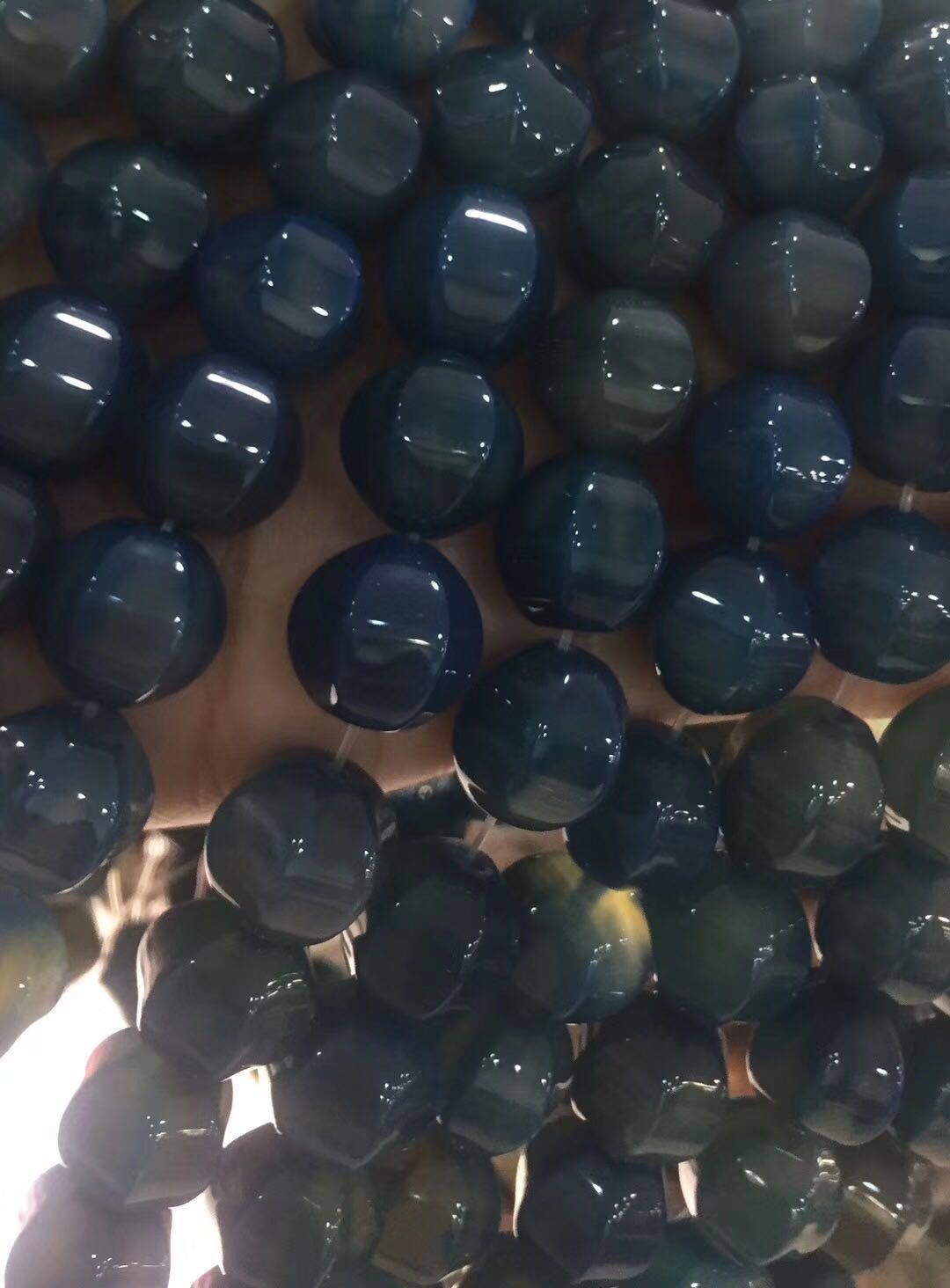 Natural agate crystal-clear pumpkin beads are a bestseller in Douyin live streaming DIY undefined