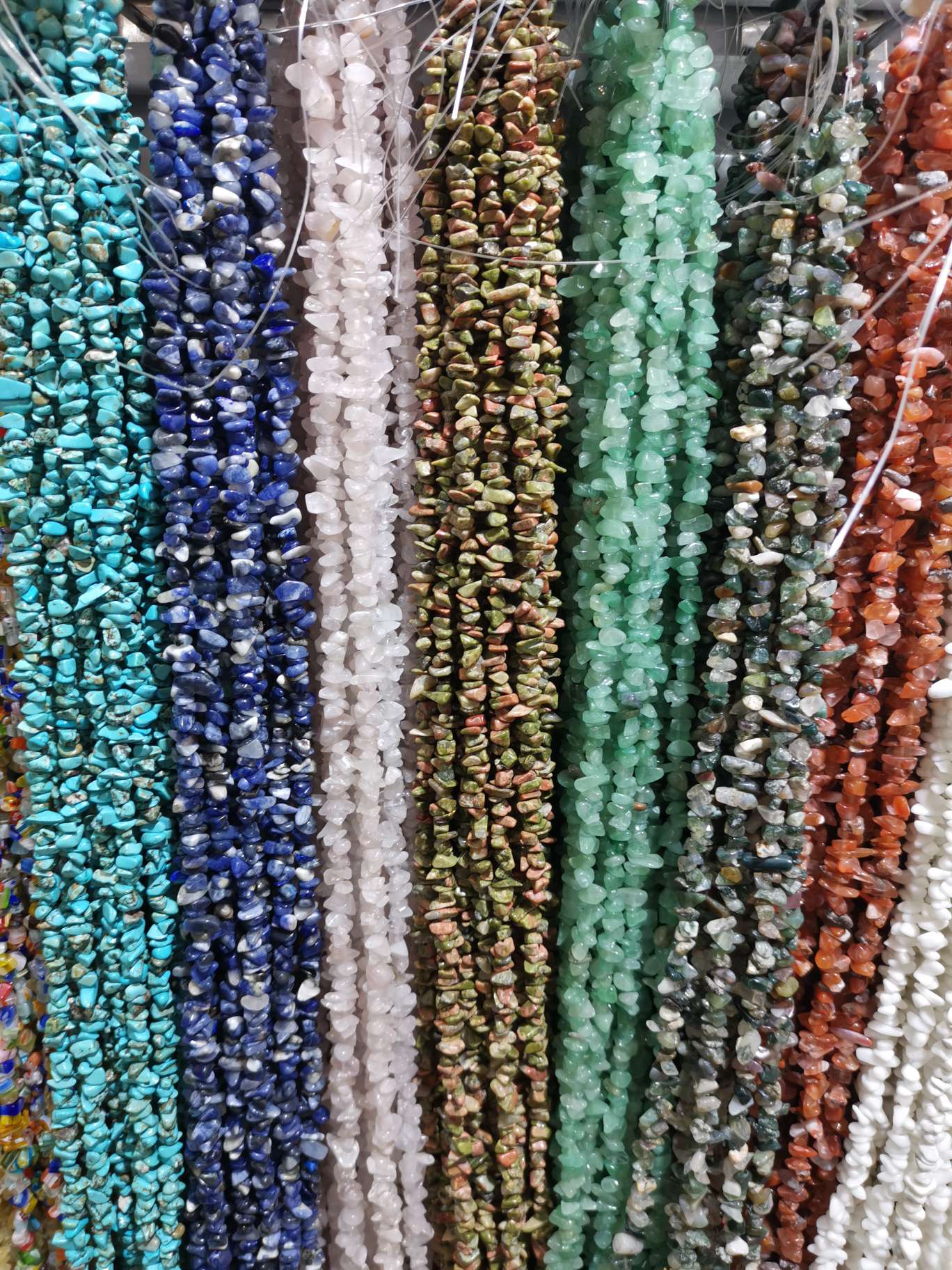 Natural crystal, agate, crushed stone, scattered beads, crushed stone crystal bracelet and necklace materials, diy jewelry accessories wholesale undefined