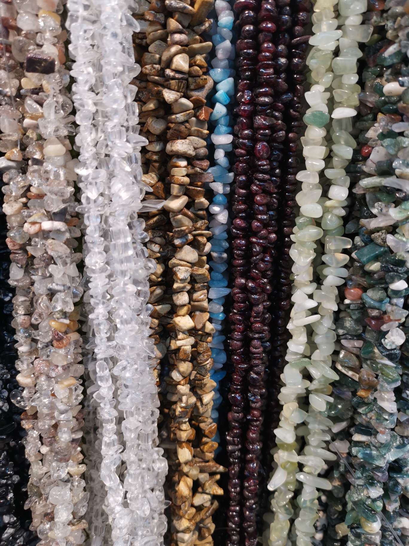 Natural crystal, agate, crushed stone, scattered beads, crushed stone crystal bracelet and necklace materials, diy jewelry accessories wholesale undefined