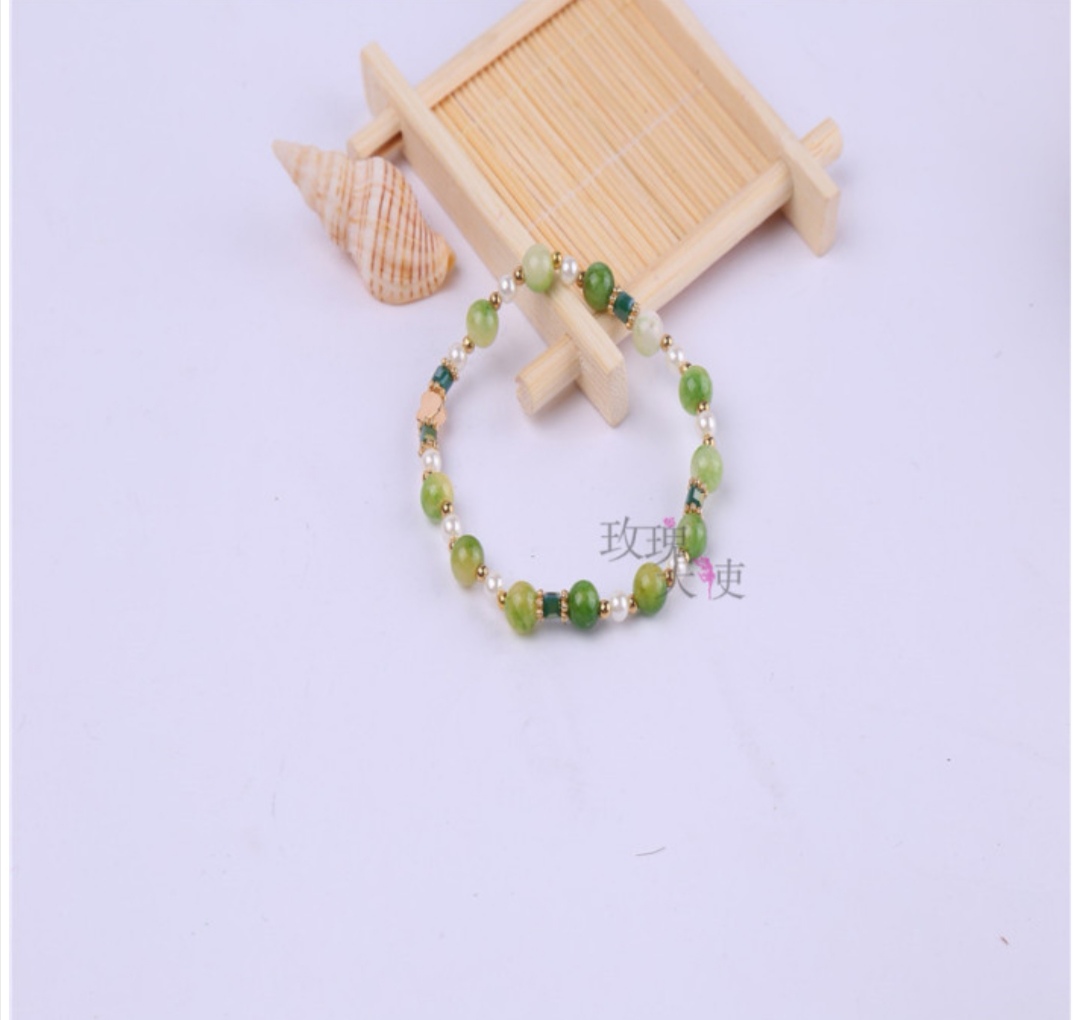 A beautiful natural stone crystal bracelet for fashionable ladies, a new and popular Korean version bestseller undefined