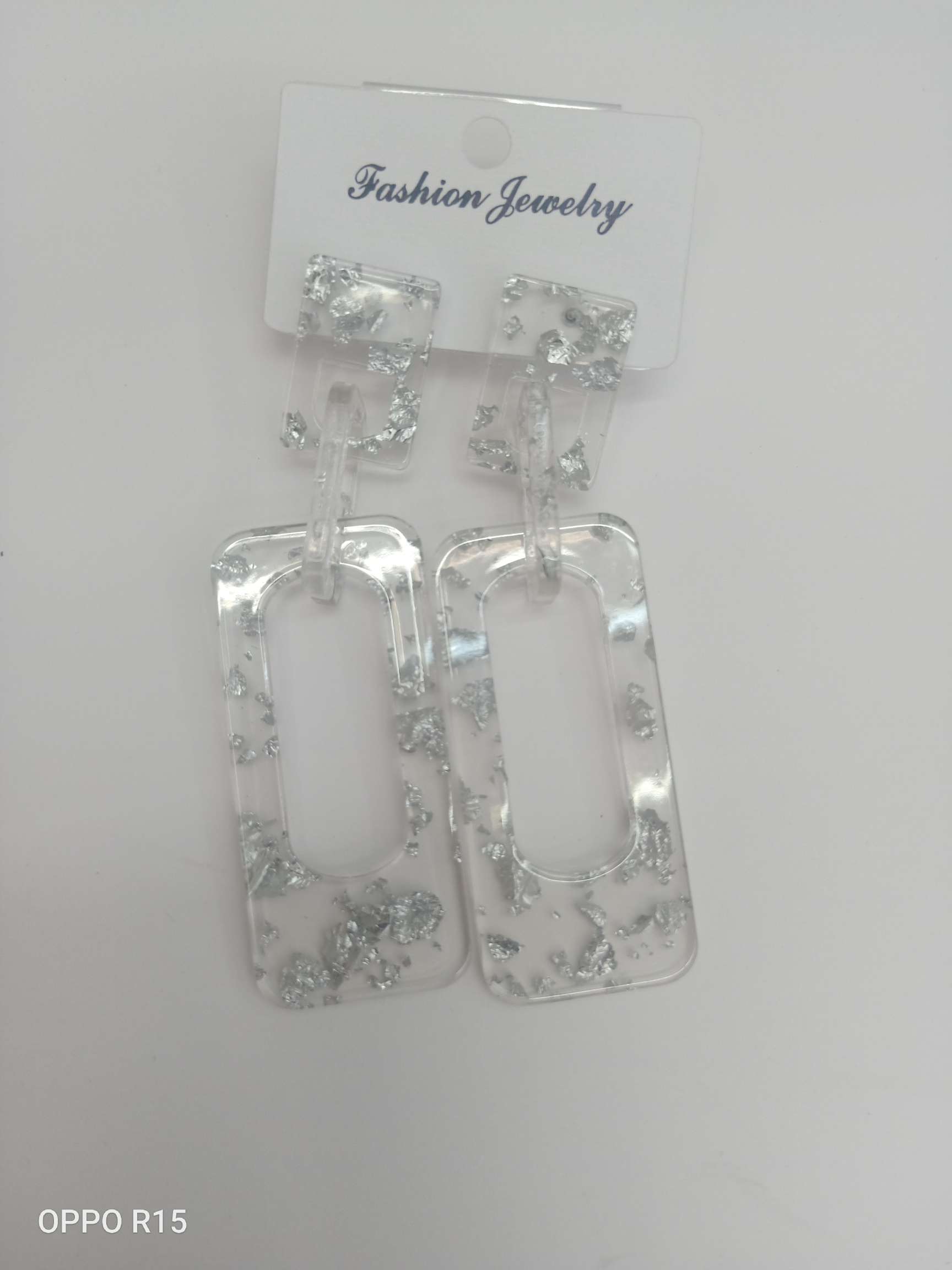 Acrylic three-piece chain earrings Specification image