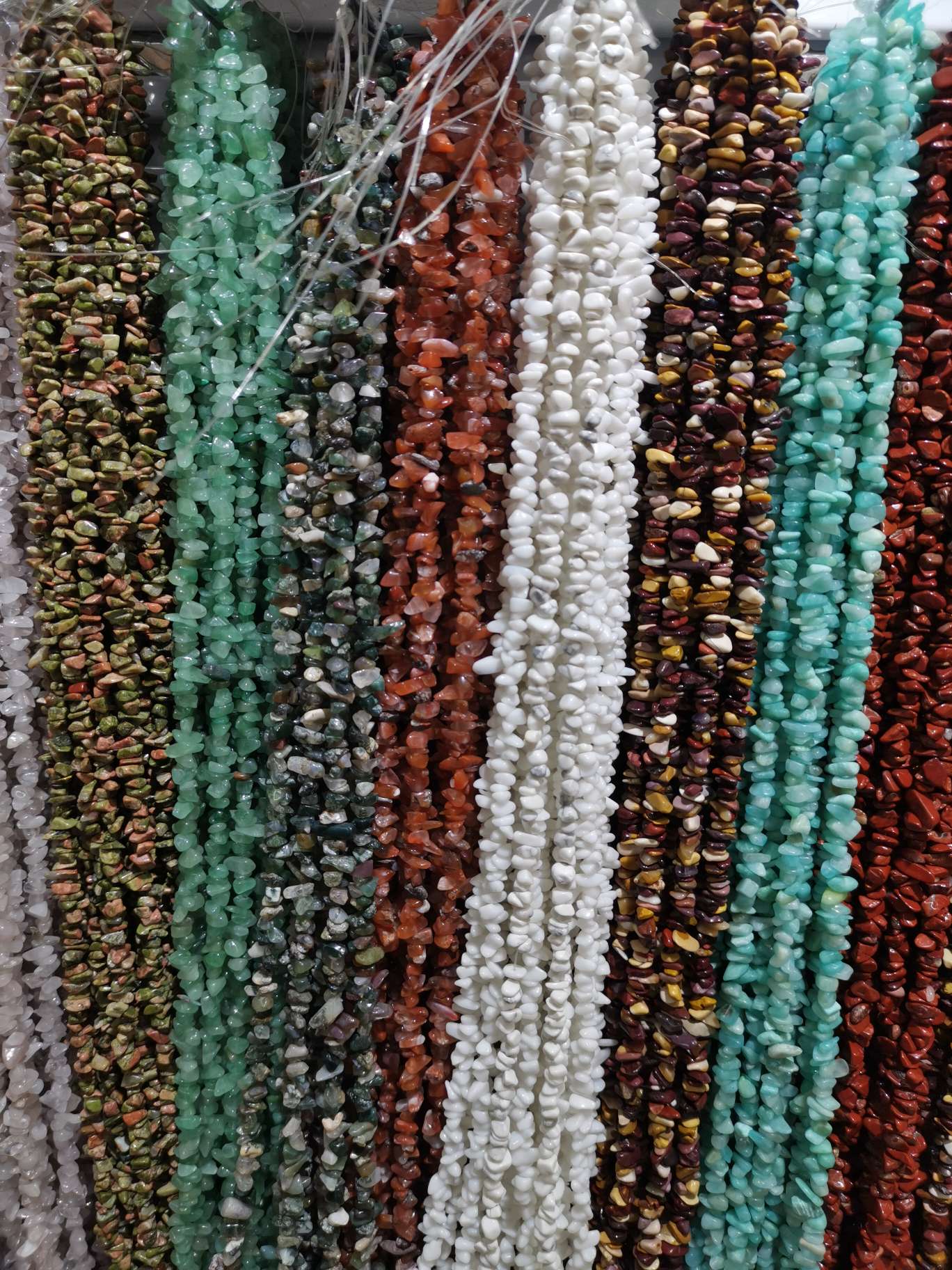Natural crystal, agate, crushed stone, scattered beads, crushed stone crystal bracelet and necklace materials, diy jewelry accessories wholesale undefined
