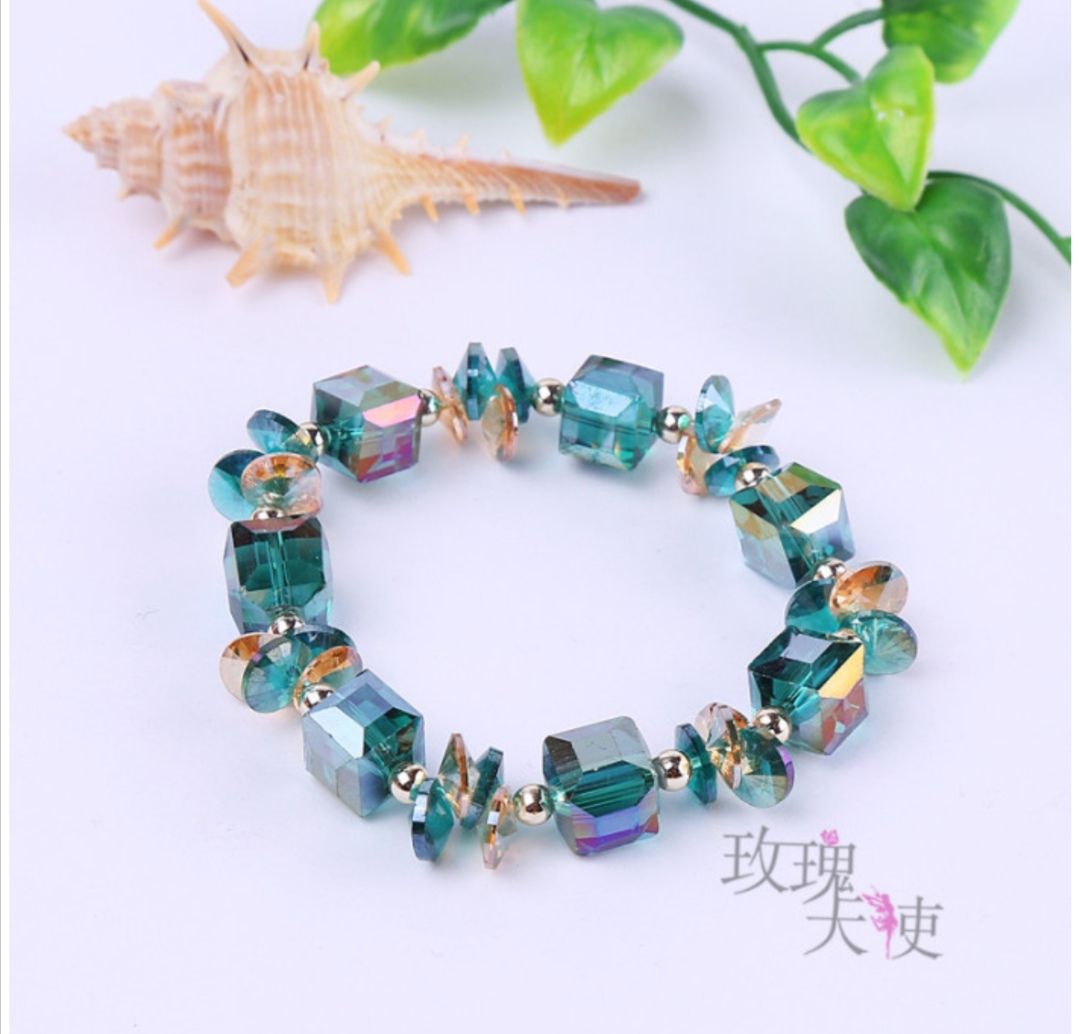 Rose Angel Cube Sugar Crystal Bracelet: A versatile accessory for women, a fashionable and sweet bracelet undefined