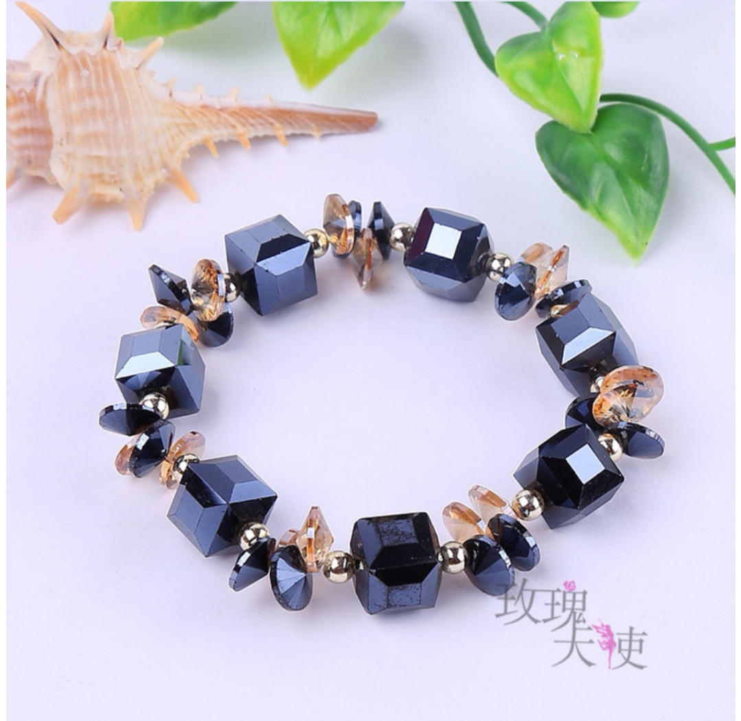 Rose Angel Cube Sugar Crystal Bracelet: A versatile accessory for women, a fashionable and sweet bracelet undefined