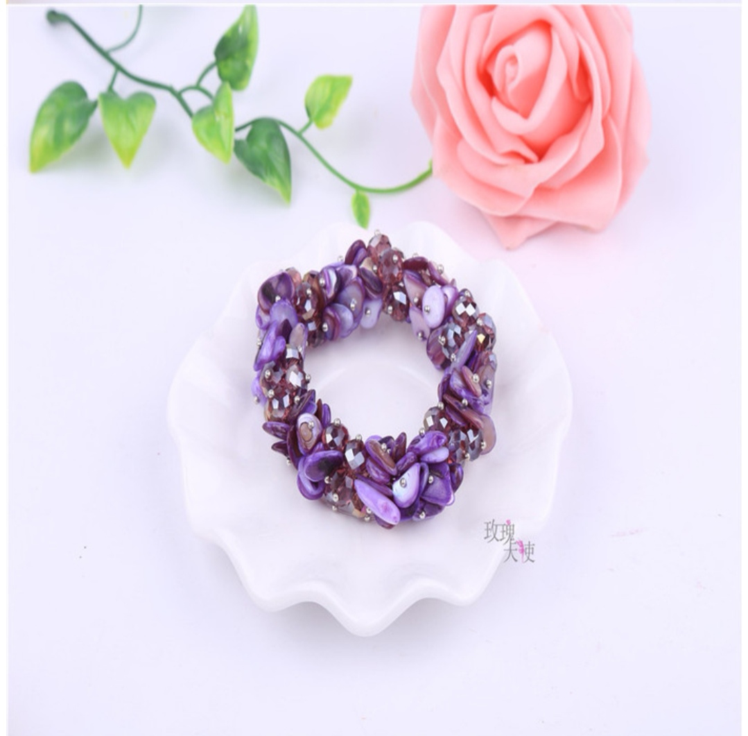 Irregular bracelet, artistic and fresh crystal bracelet, shell bracelet, ladies' accessories undefined