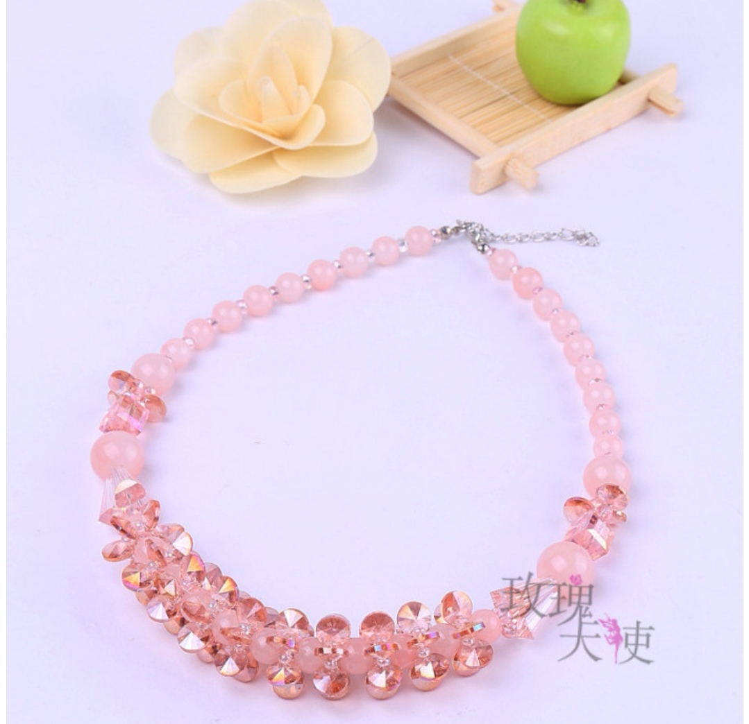 Rose Angel Original Korean jewelry, handcrafted crystal woven flower agate necklace, fashionable and versatile collarbone chain for women Item Picture