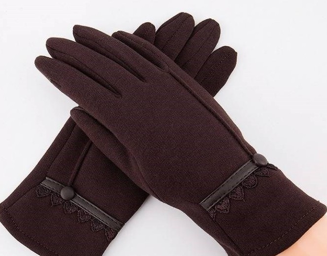 Gloves are in fashion for men and women thumbnail