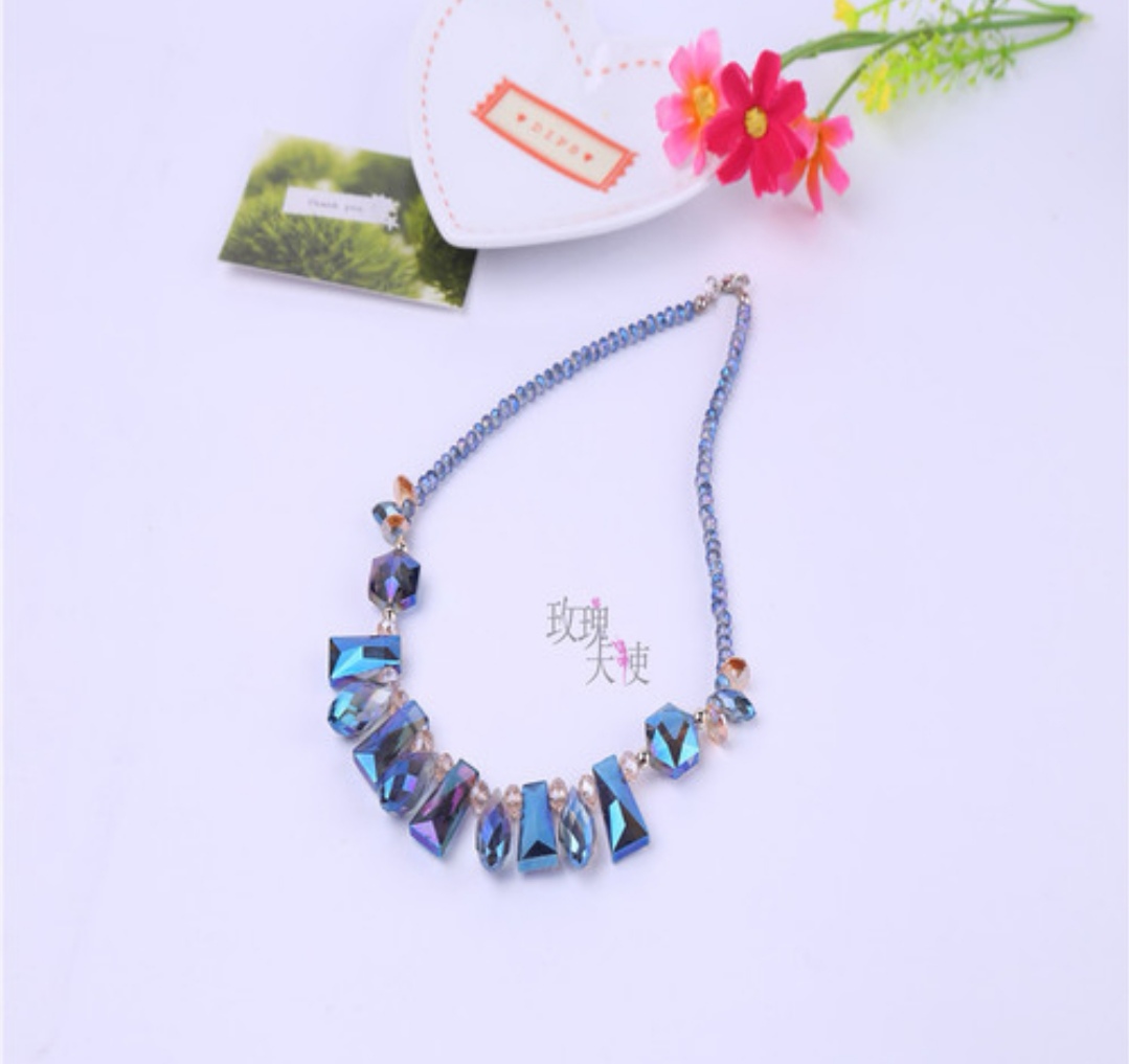 Rose Angel Korean version fashionable Ocean Heart Necklace Square diamond collarbone chain accessory wholesale Application Scenario