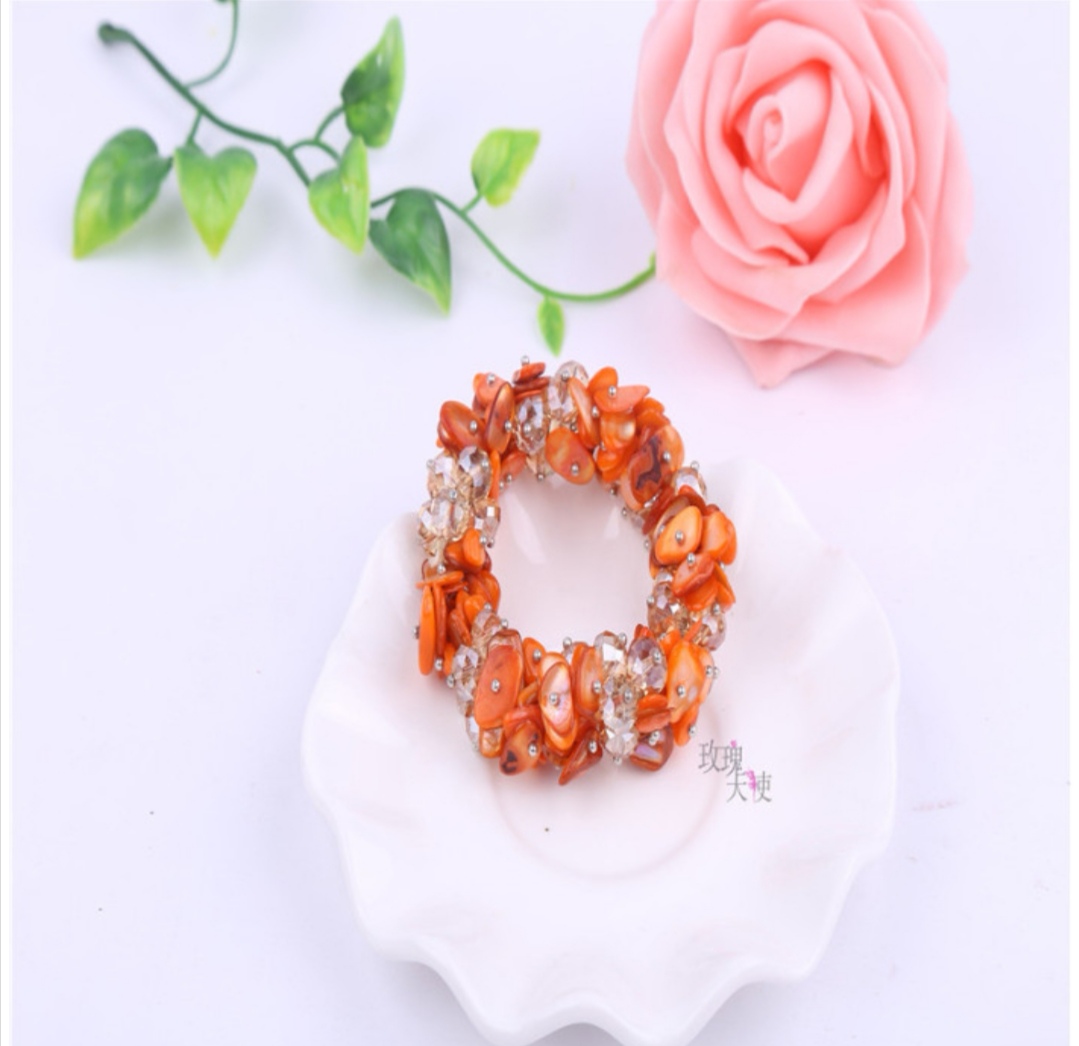 Irregular bracelet, artistic and fresh crystal bracelet, shell bracelet, ladies' accessories undefined