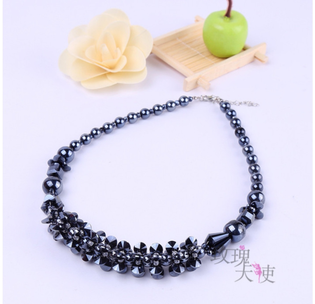 Rose Angel Original Korean jewelry, handcrafted crystal woven flower agate necklace, fashionable and versatile collarbone chain for women Specification image