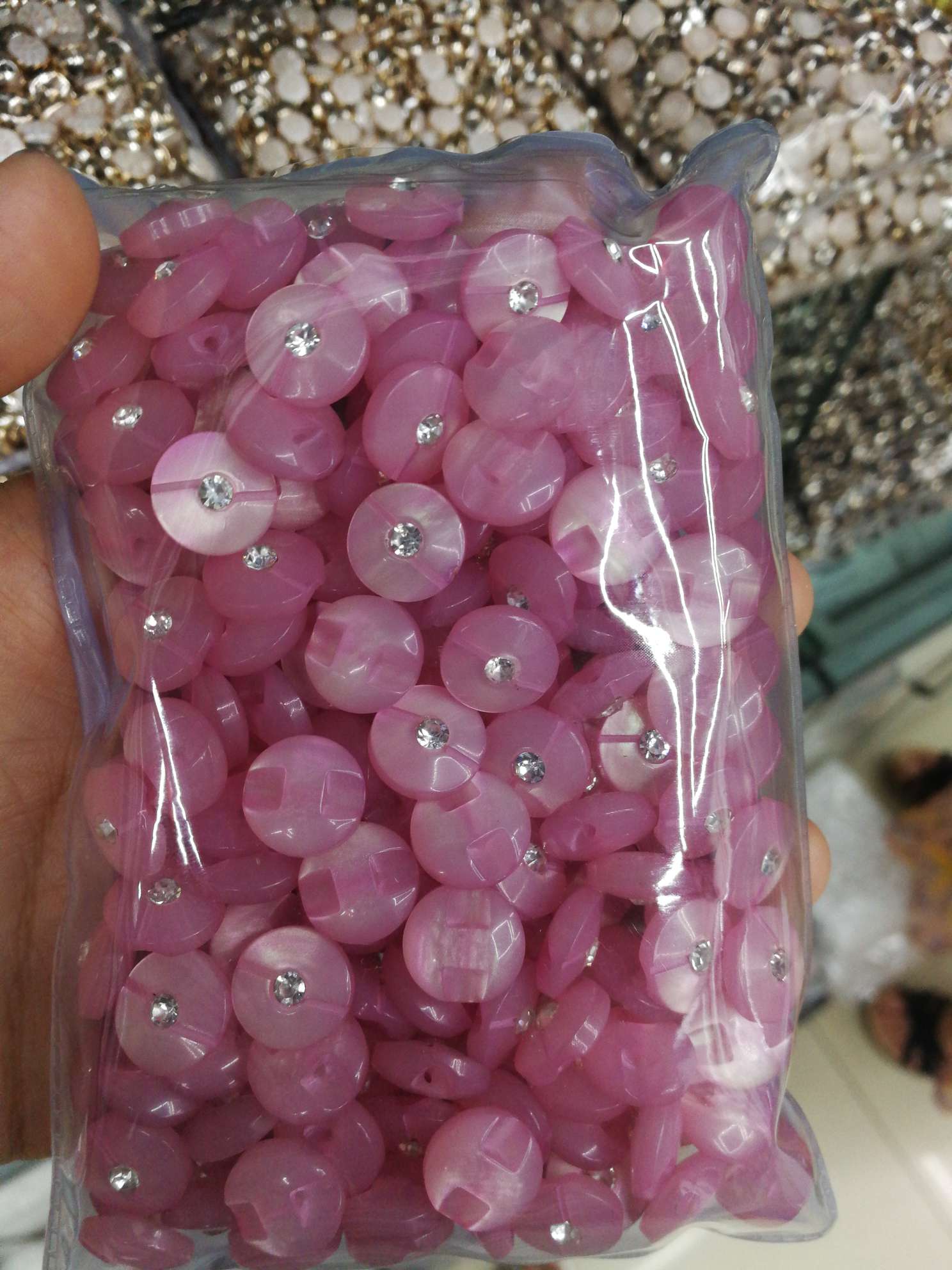 纽扣/带钻/时尚细节图