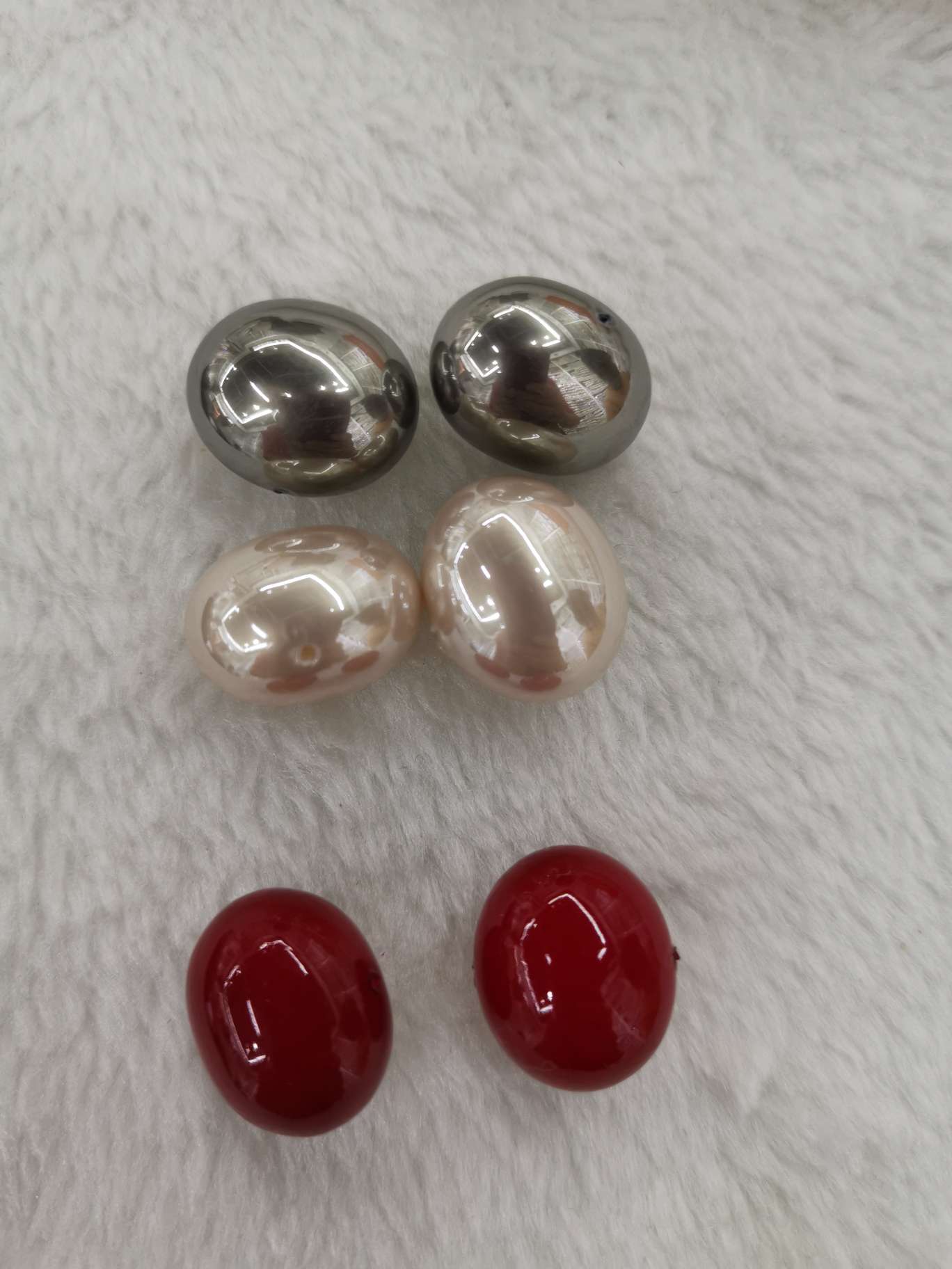 Pearl shaped like a shell