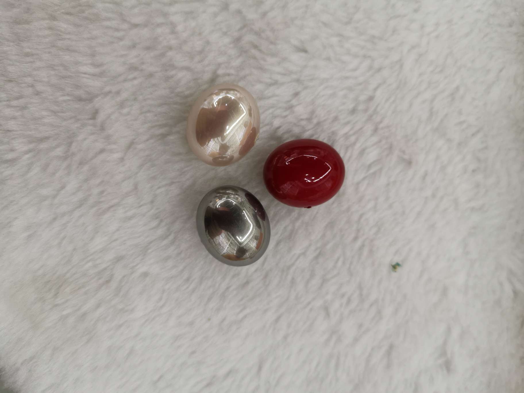 Irregular-shaped imitation pearl details Picture