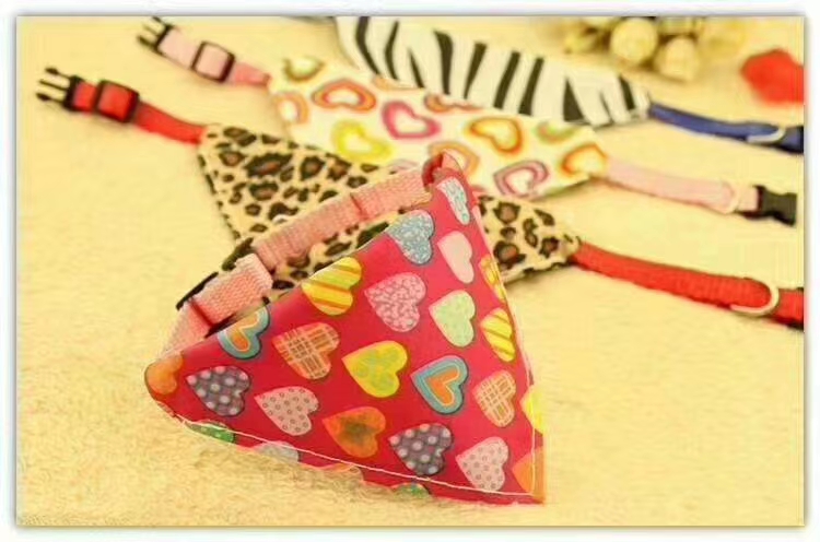 4个尺码，S   M小猫和幼犬，2元。宠物L  成猫小型犬，XL成犬中小型，2.5元 花色30多个，  100个起可以混