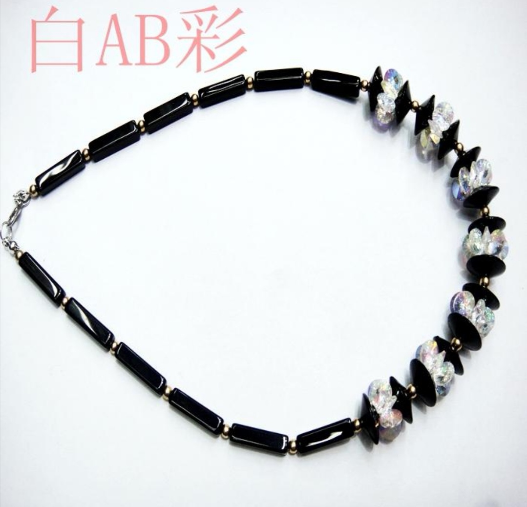 The latest popular Korean-style crystal necklace, a versatile crystal collarbone chain for women details Picture