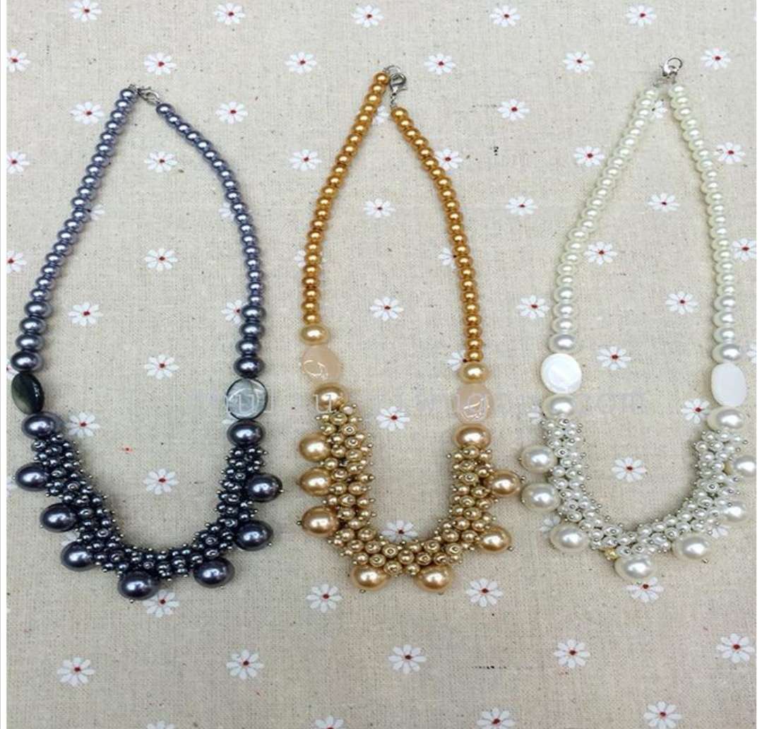 The latest original pearl necklace is a fashionable and versatile women's necklace