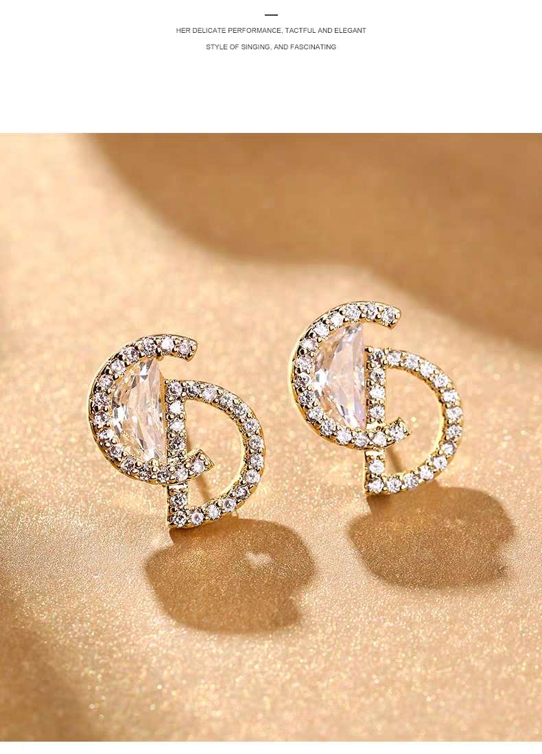 Ming Ren jewelry Hong Kong style silver needle high sense of simplicity small letter earrings elegant female retro Hong Kong style earrings 2020 new trend thumbnail