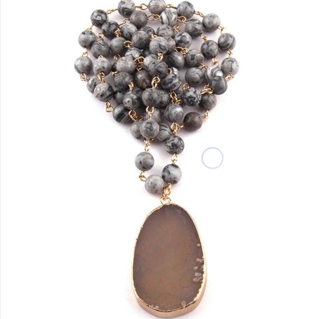 Rose Angel Natural gemstone beaded necklace, stone pendant necklace, women's ethnic necklace Application Scenario