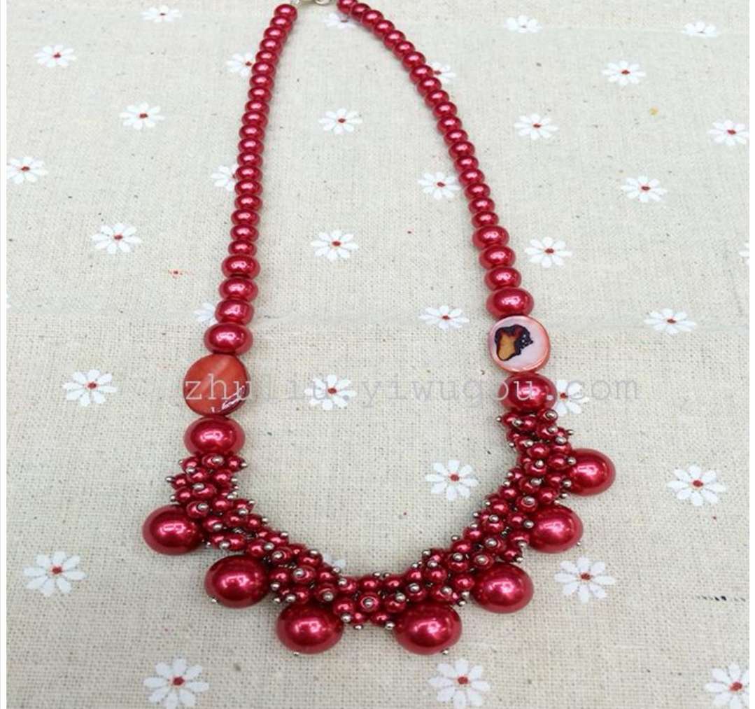 The latest original pearl necklace is a fashionable and versatile women's necklace undefined