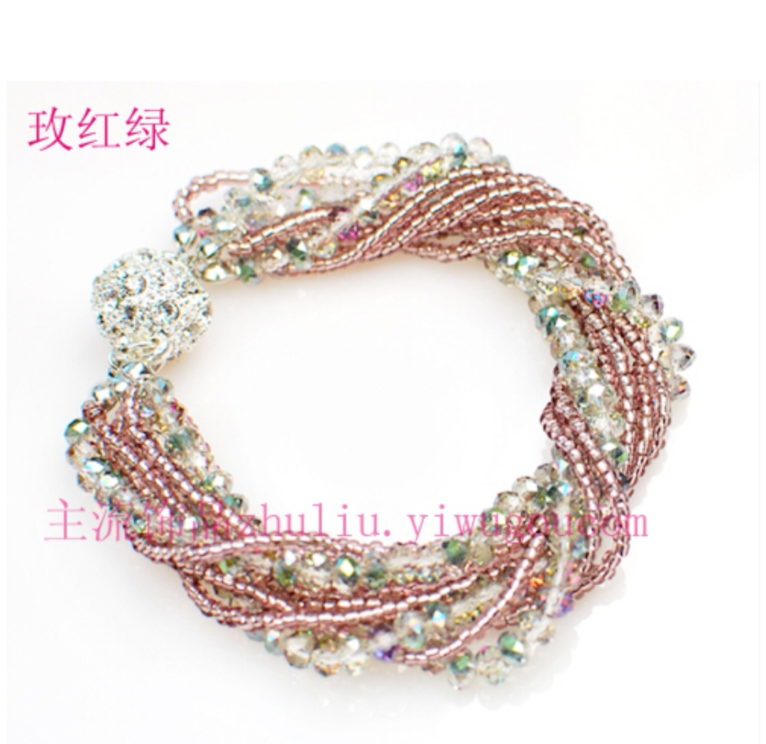 An exaggerated multi-layer rice bead crystal magnetic clasp bracelet from European and American big brands in Bohemian style details Picture