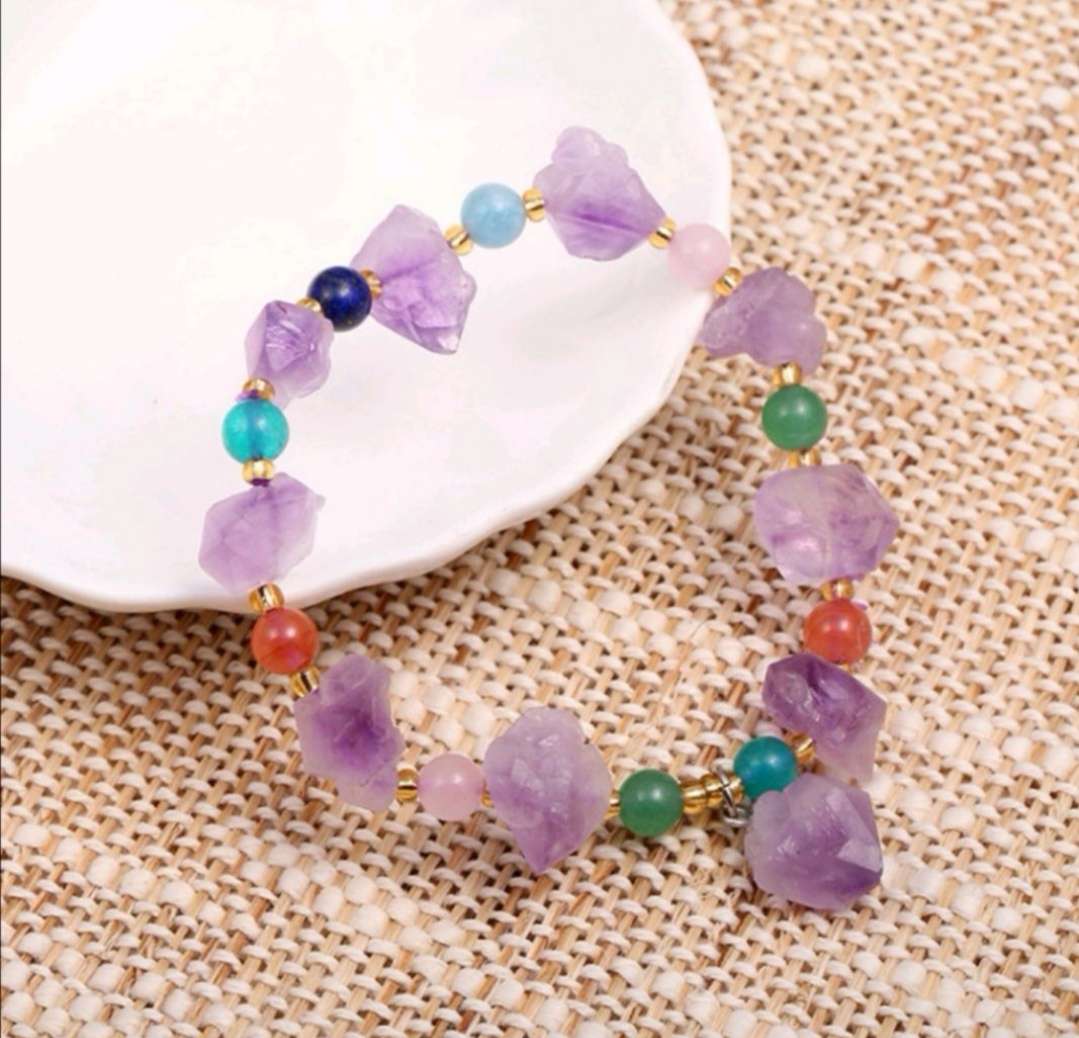 Natural dreamy amethyst bracelet, irregular crystal crushed stone agate bracelet, dreamy amethyst for ladies