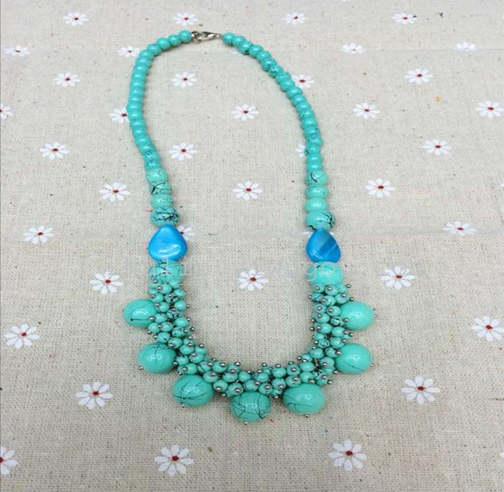 The latest original pearl necklace is a fashionable and versatile women's necklace undefined