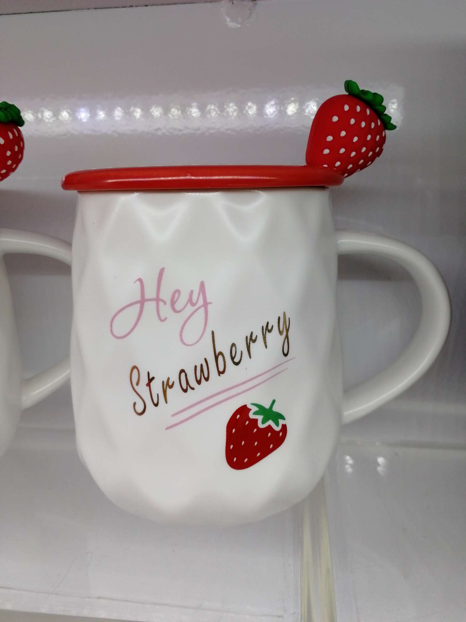 Rose Ceramic Single Cup Creative Net Red Popular Strawberry Convex Ceramic Cup Four-Color Mix 0017 Application Scenario