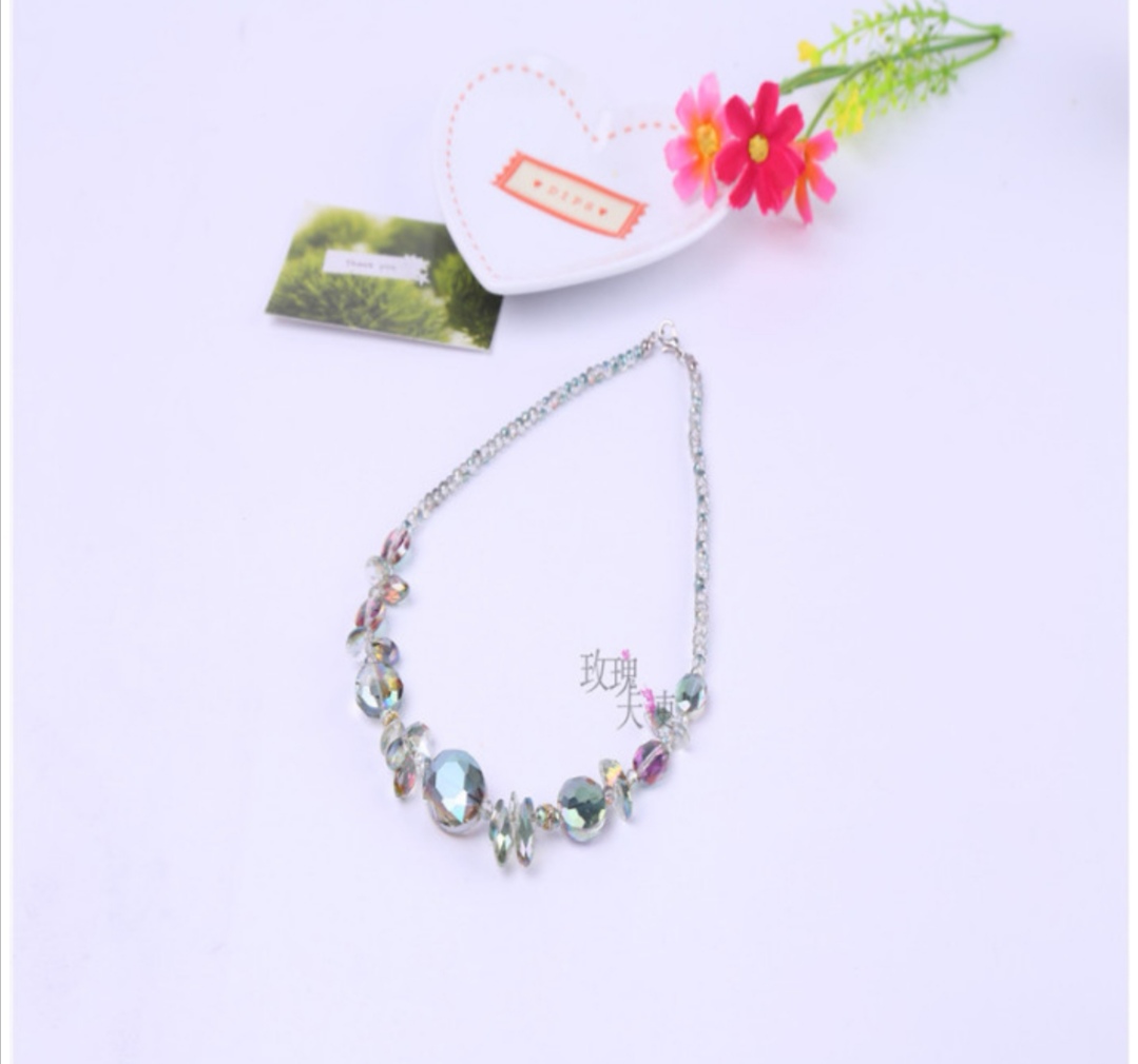European and American simple accessory collarbone chain crystal water drop necklace Application Scenario