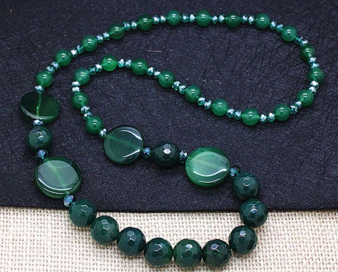 Handcrafted high-end natural red and green agate long sweater chain, luxurious and elegant, versatile necklace for women undefined