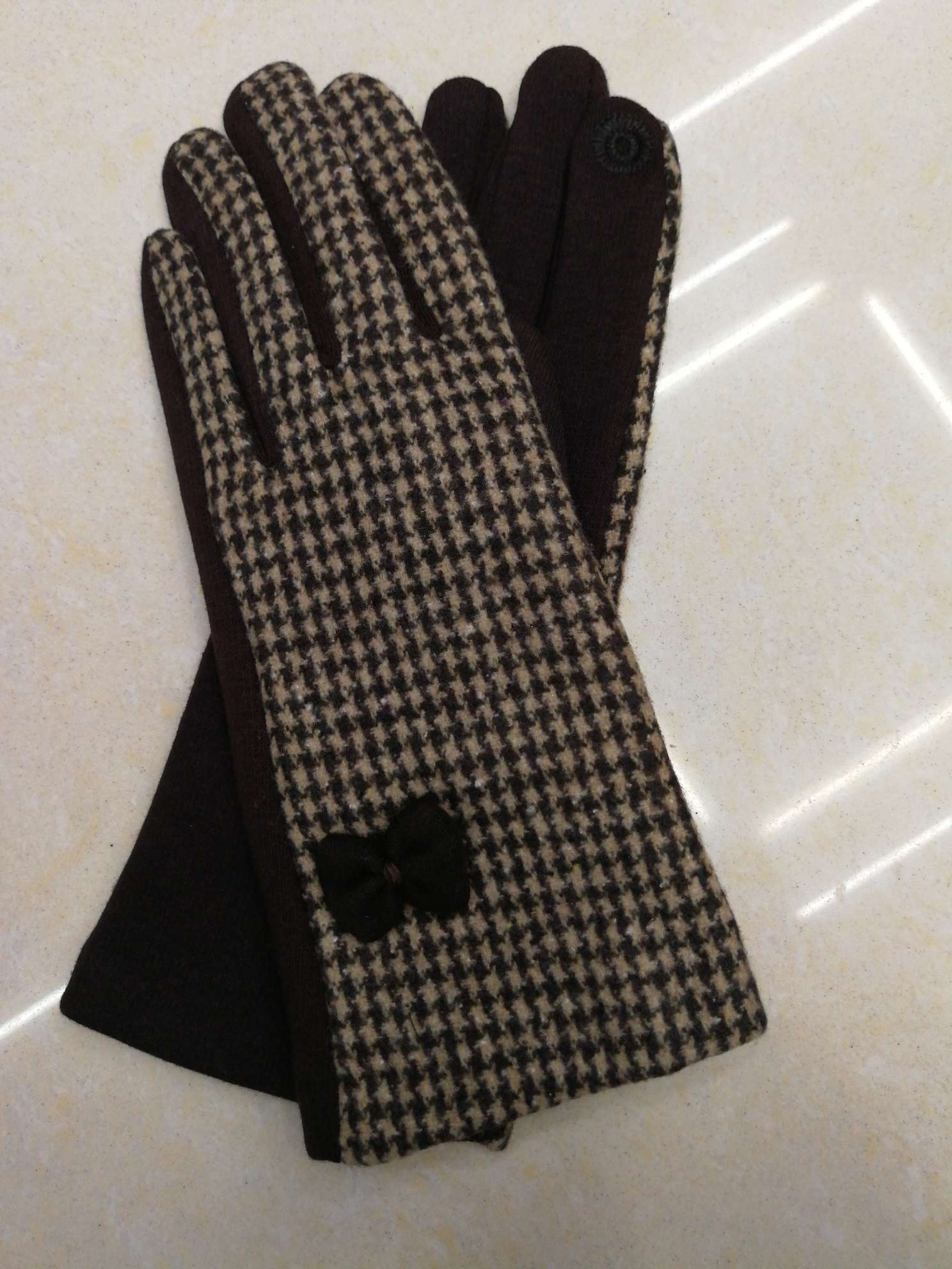 Lady's European version of the plinth gloves thumbnail