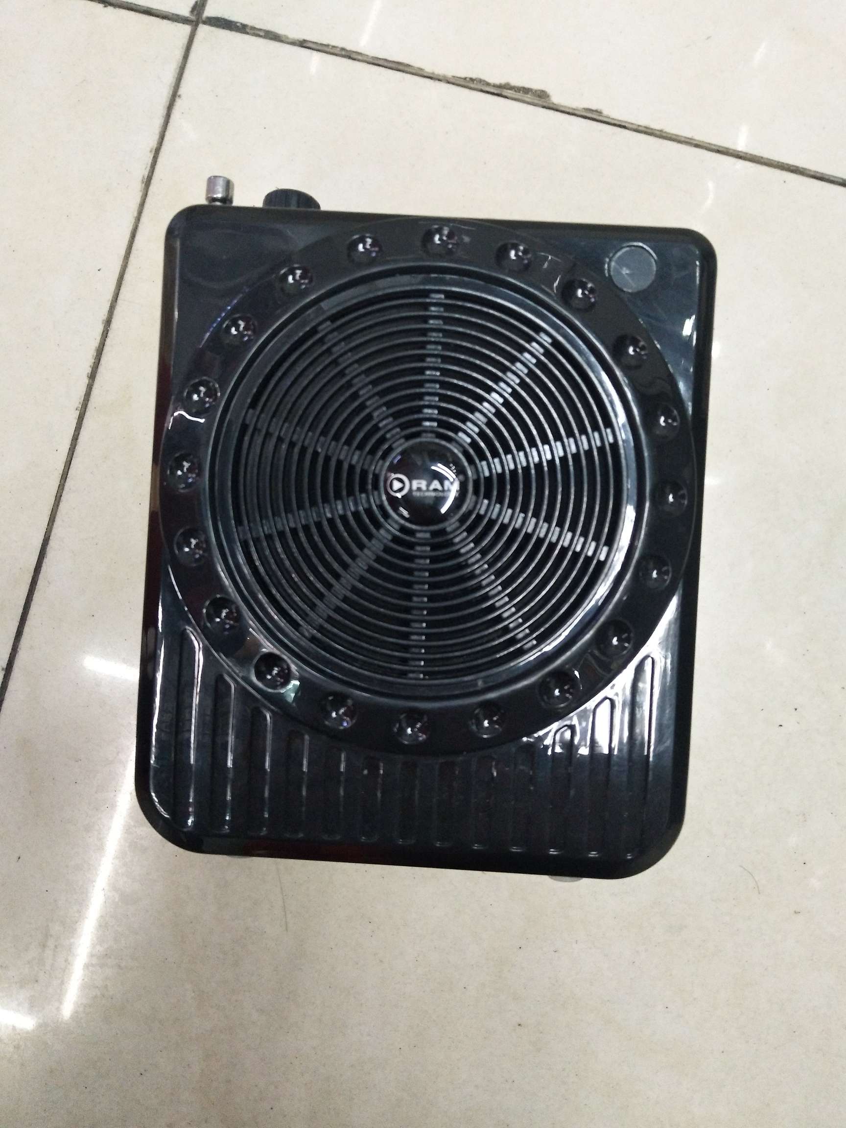 Q83 Amplifying card radio