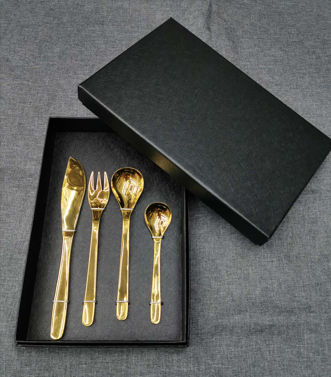 304 304 Titanium alloy knife, fork and spoon set of 4 pieces tableware thumbnail
