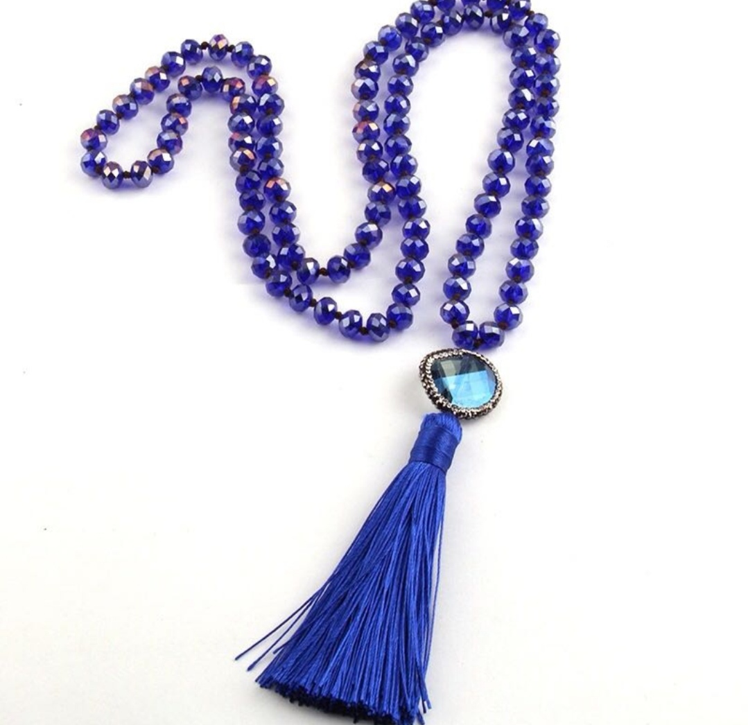 Versatile turquoise sweater chain, long spring and summer ethnic style necklace, women's clothing accessory Application Scenario