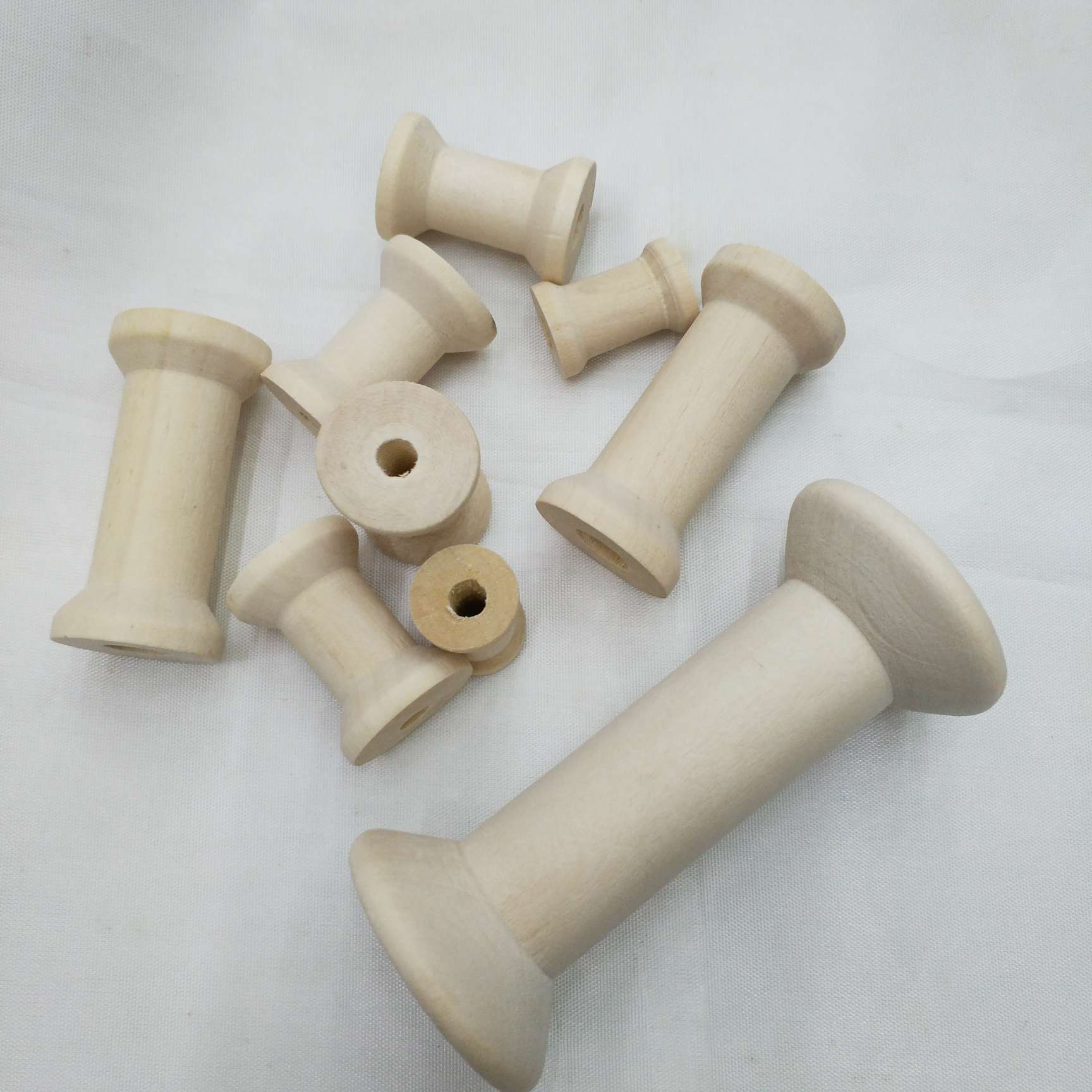 Wooden line core process line core load wood bobbin wooden crafts manufacturers direct production of various specifications can also be customized to sample thumbnail