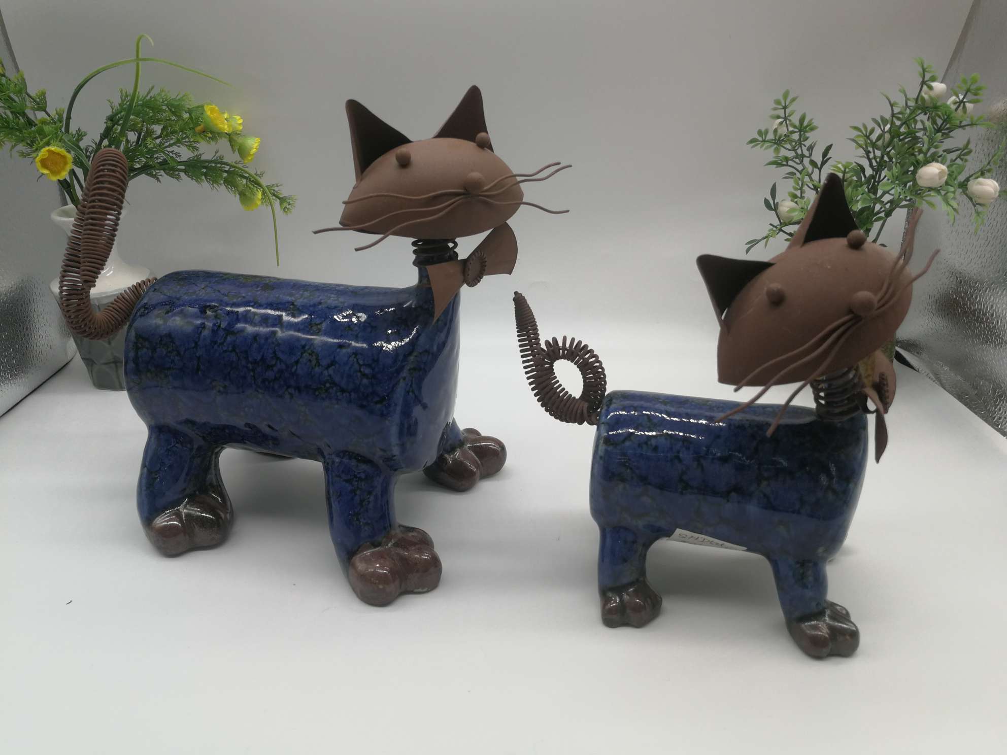 Cuatro gatos cerámicos de hojalata Item Picture