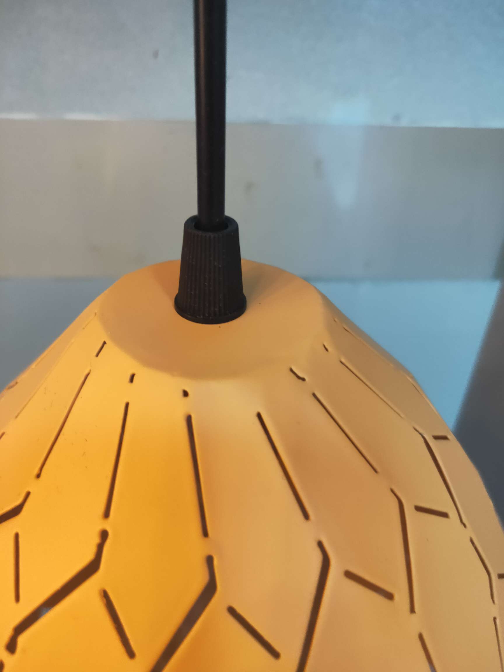 Decorative lighting fixtures, craft lighting fixtures, and dining pendants are suitable for decorating stores, restaurants, bars, and clothing stores. Application Scenario