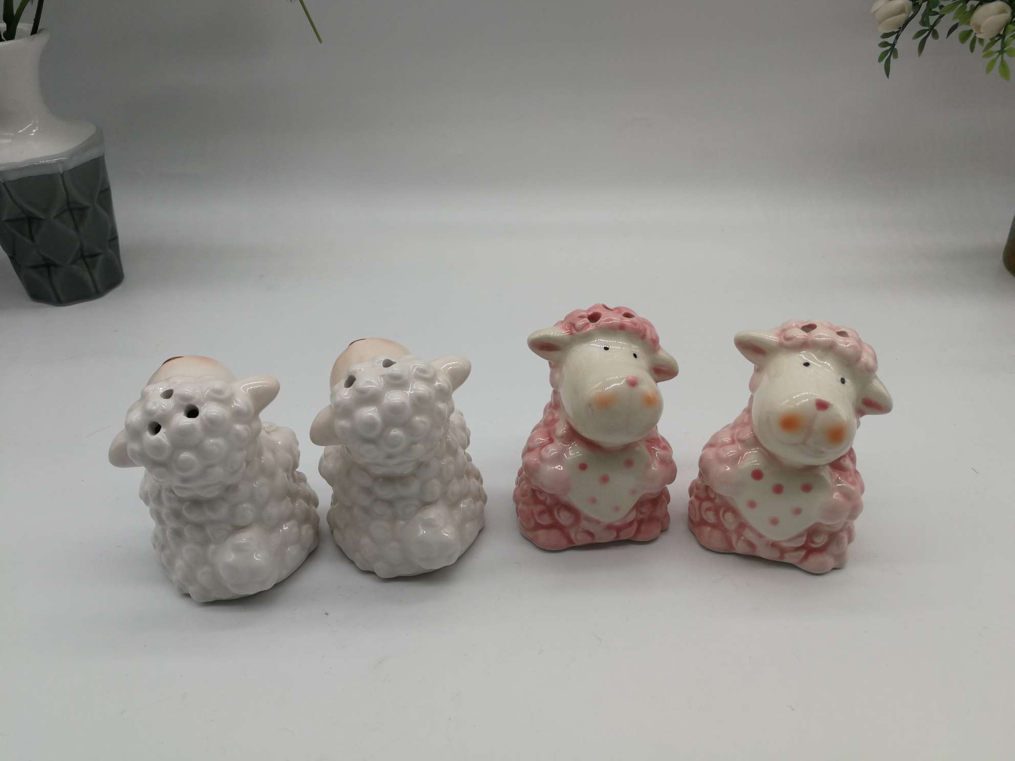 A cute little lamb family ornament Item Picture