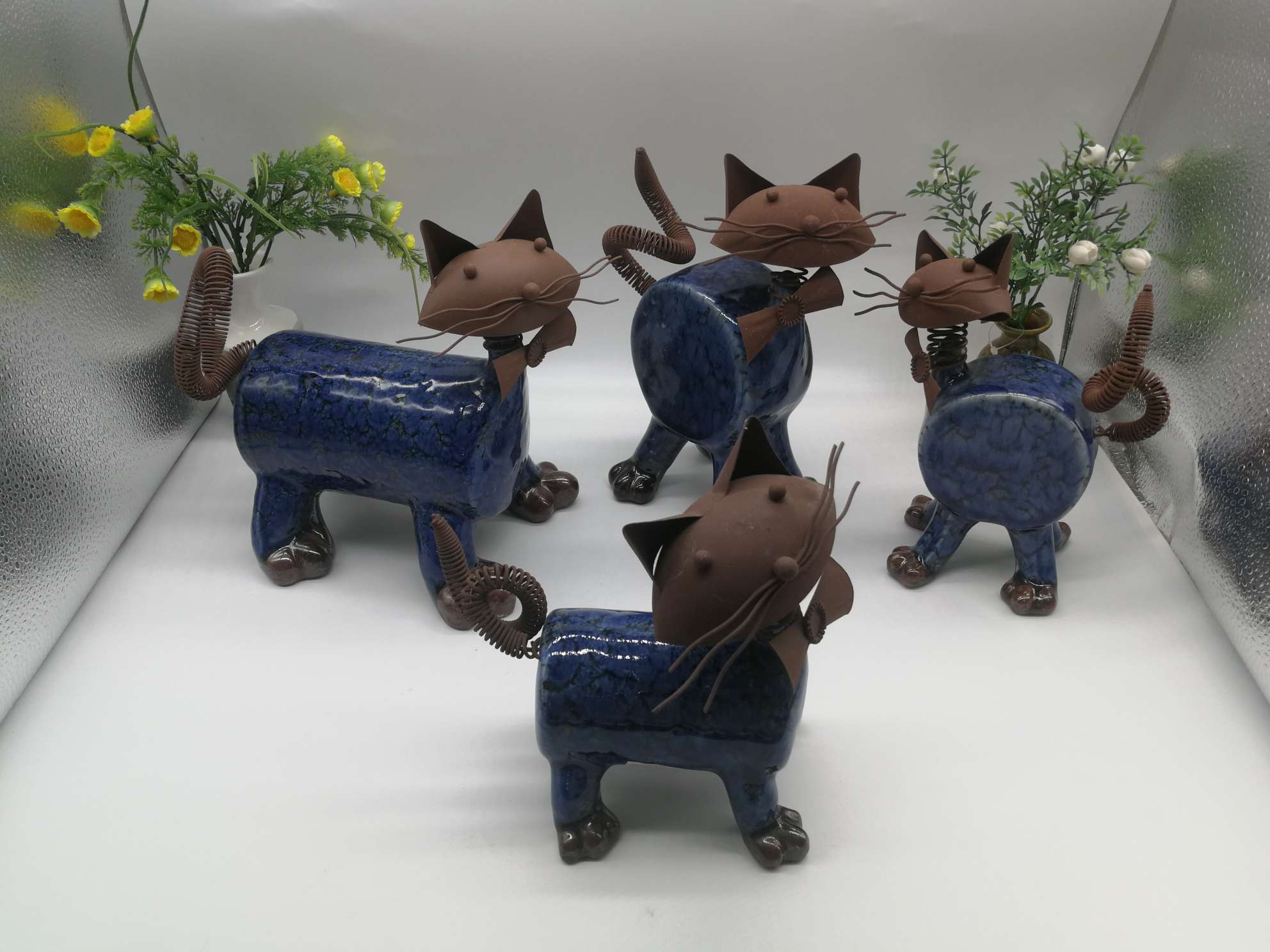 Cuatro gatos cerámicos de hojalata Specification image