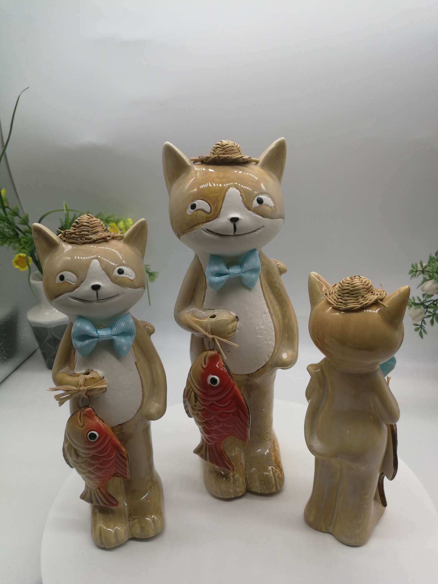 Three-piece cat figurine set Specification image