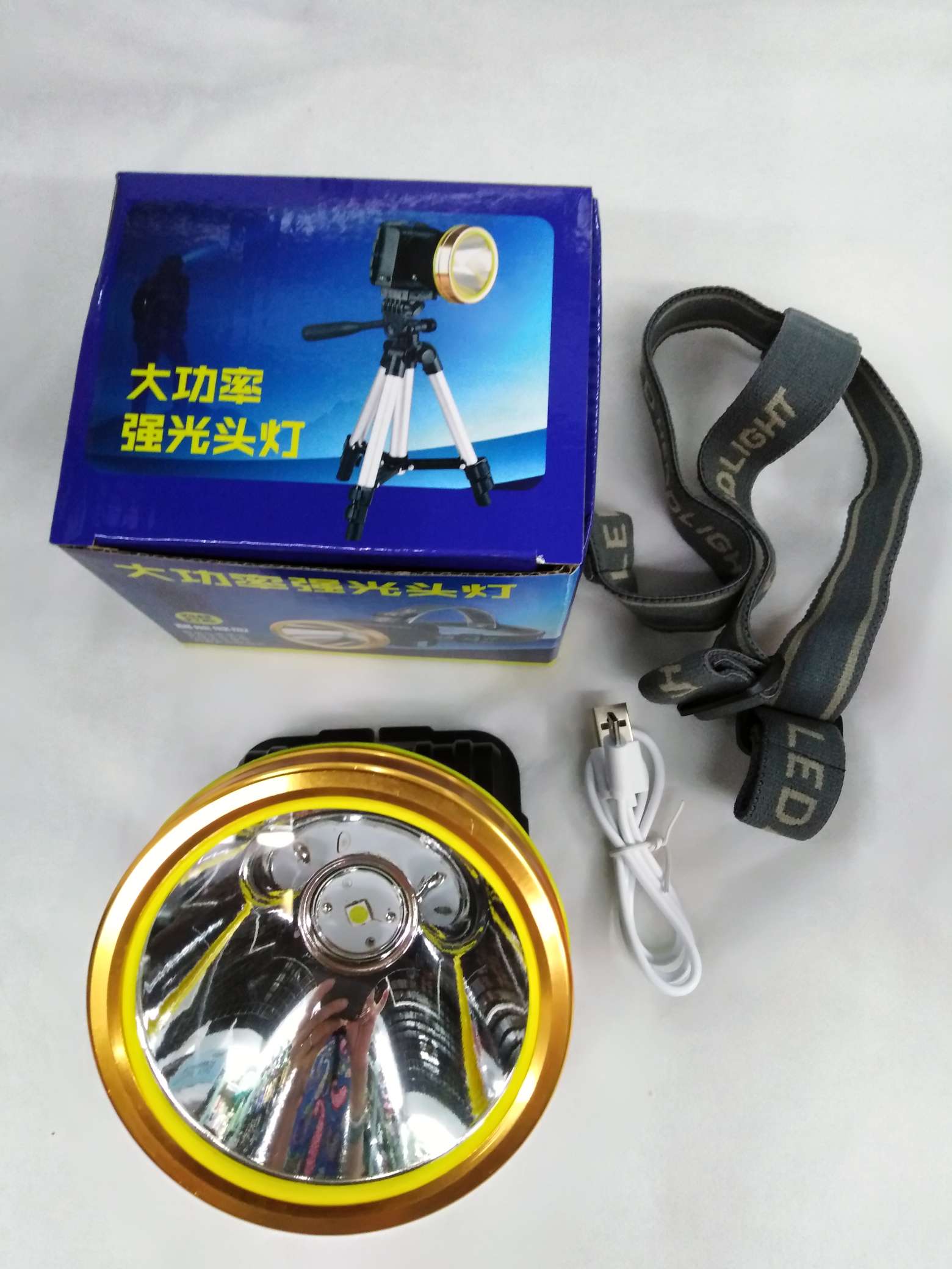 L8 White light, or yellow light, or Blue light, intelligent induction, high power and strong baldheaded light, 3*2000 mah, super endurance 5~6 hours, 80pCS per piece thumbnail