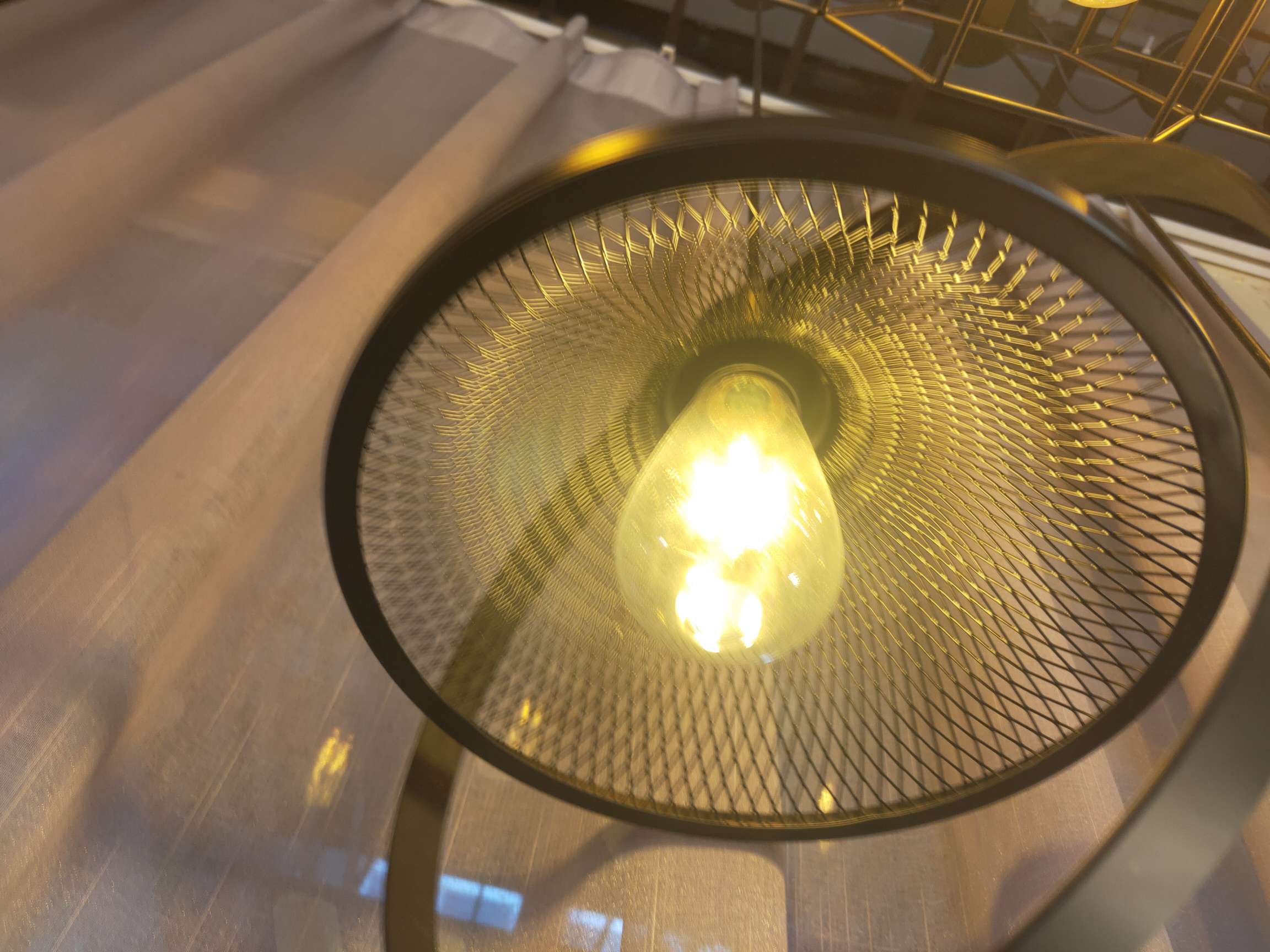 Decorative lighting fixtures, craft lighting fixtures, and dining pendants are suitable for decorating stores, restaurants, bars, and clothing stores. Specification image