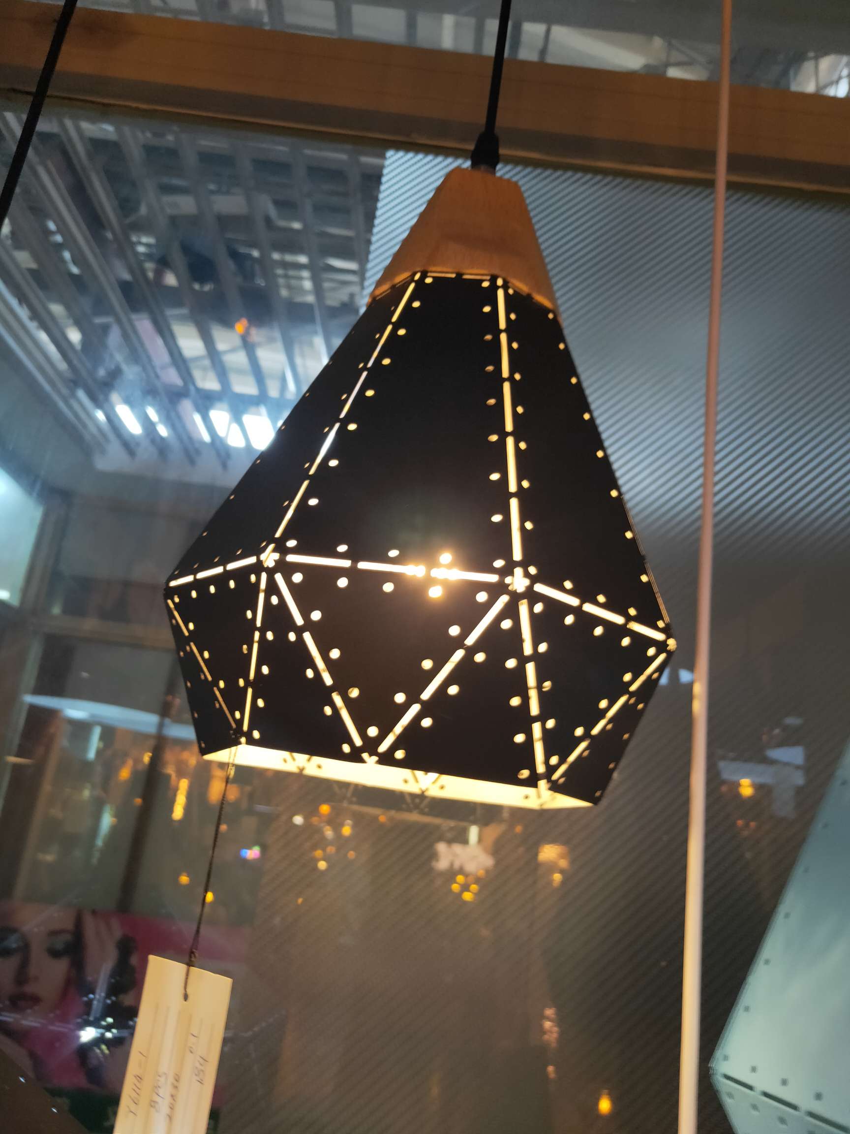 装饰灯具 ，工艺灯具，餐吊，适用于装修店面，餐厅，酒吧，服  装店.