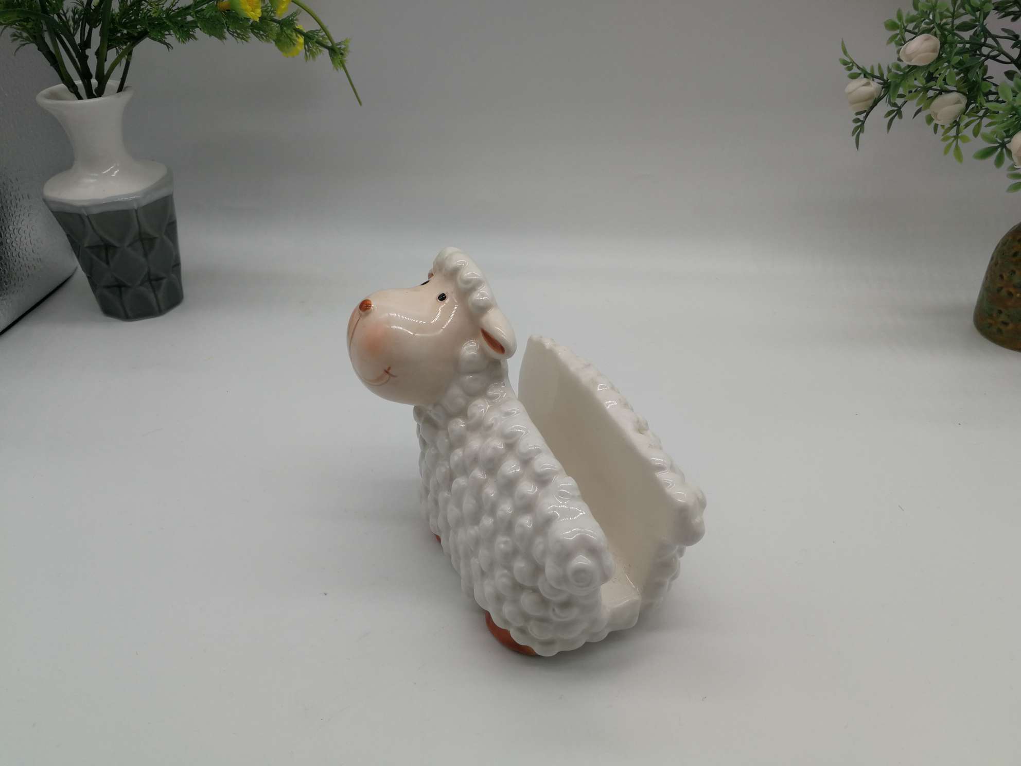 A cute little lamb family ornament Application Scenario